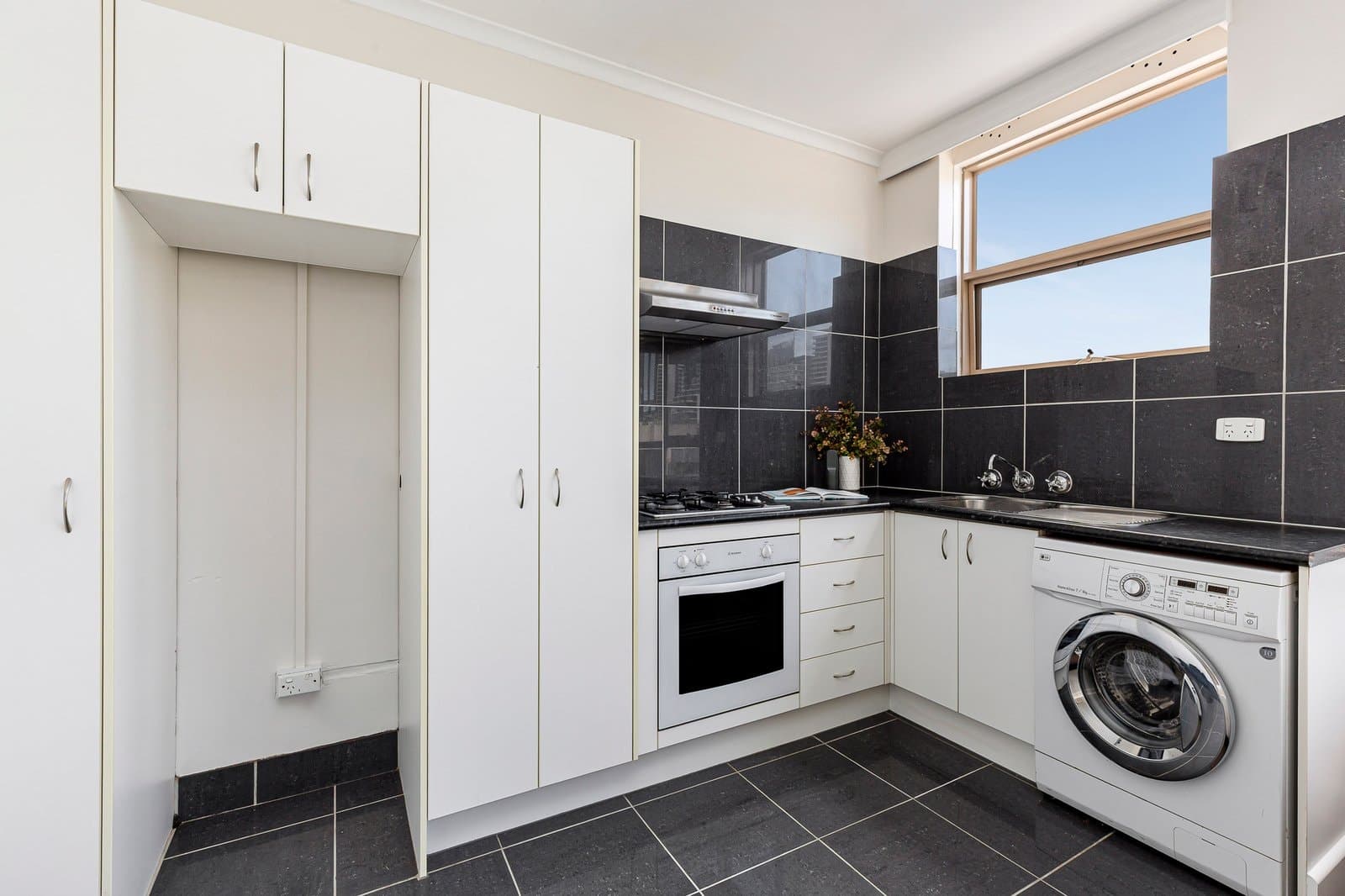 11/42 Powell Street, South Yarra - Thumbnail 4