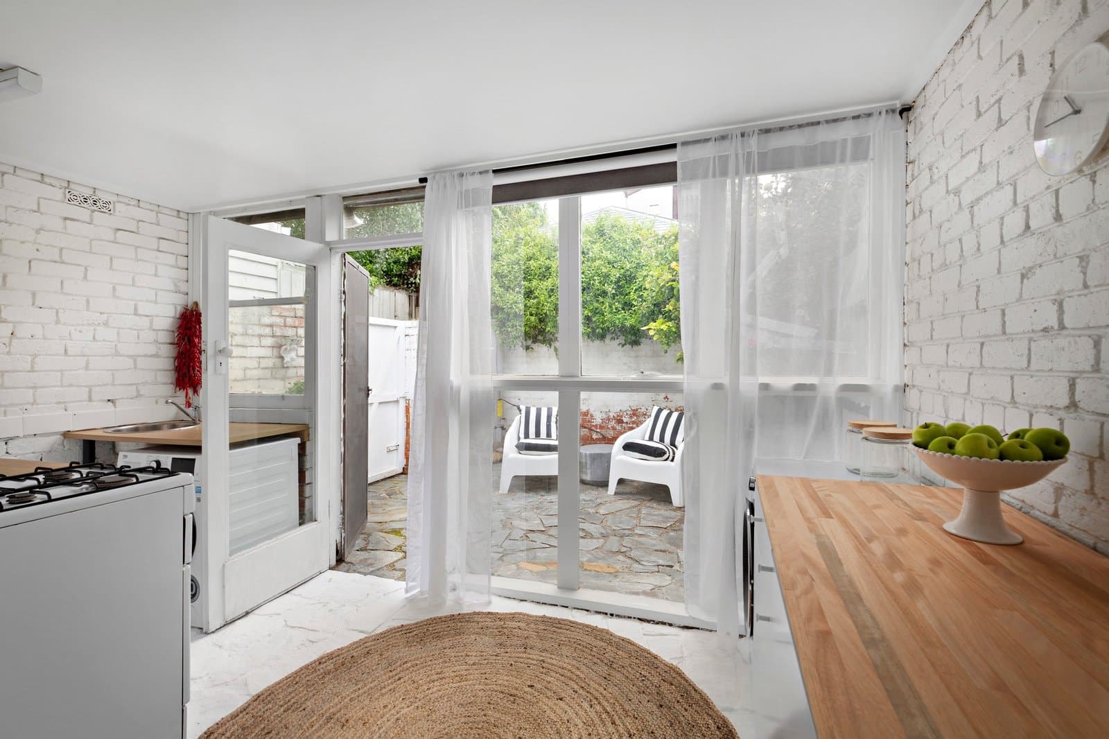 9 Young Street, Albert Park - Thumbnail 4