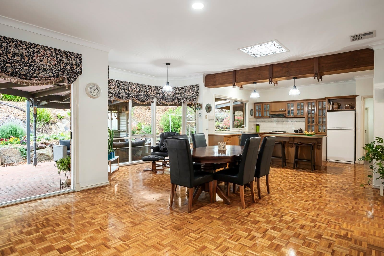12 Raymond Elliot Court, Park Orchards - Thumbnail 5