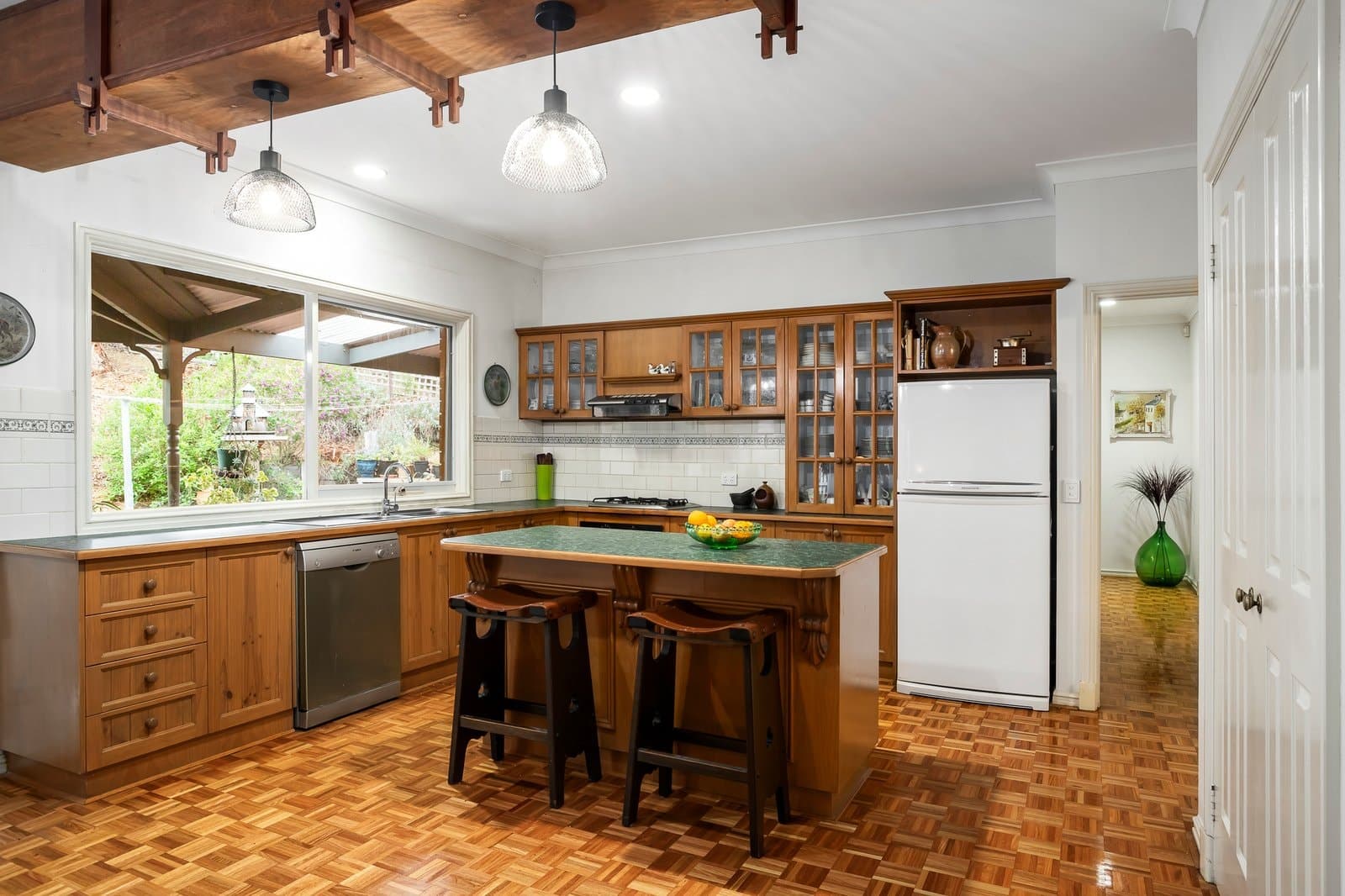 12 Raymond Elliot Court, Park Orchards - Thumbnail 6