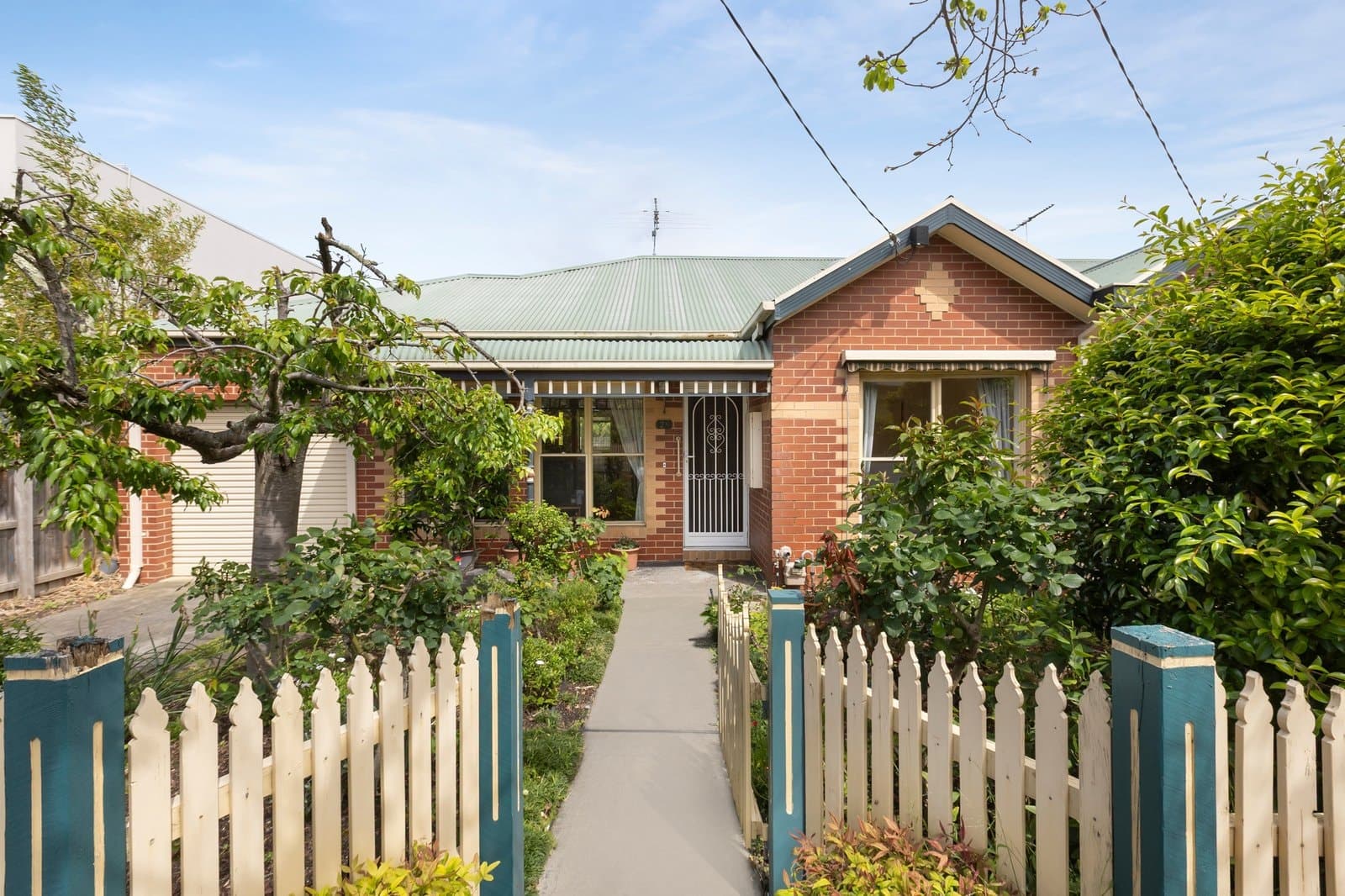 2C Russell Street, Surrey Hills - Image 1
