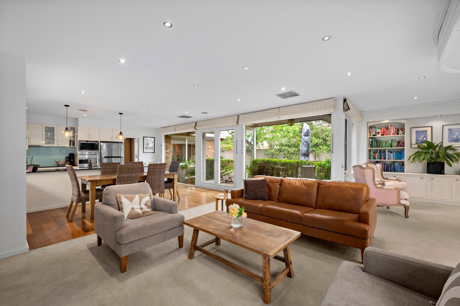 15 Rockingham Close, Kew - Thumbnail 4