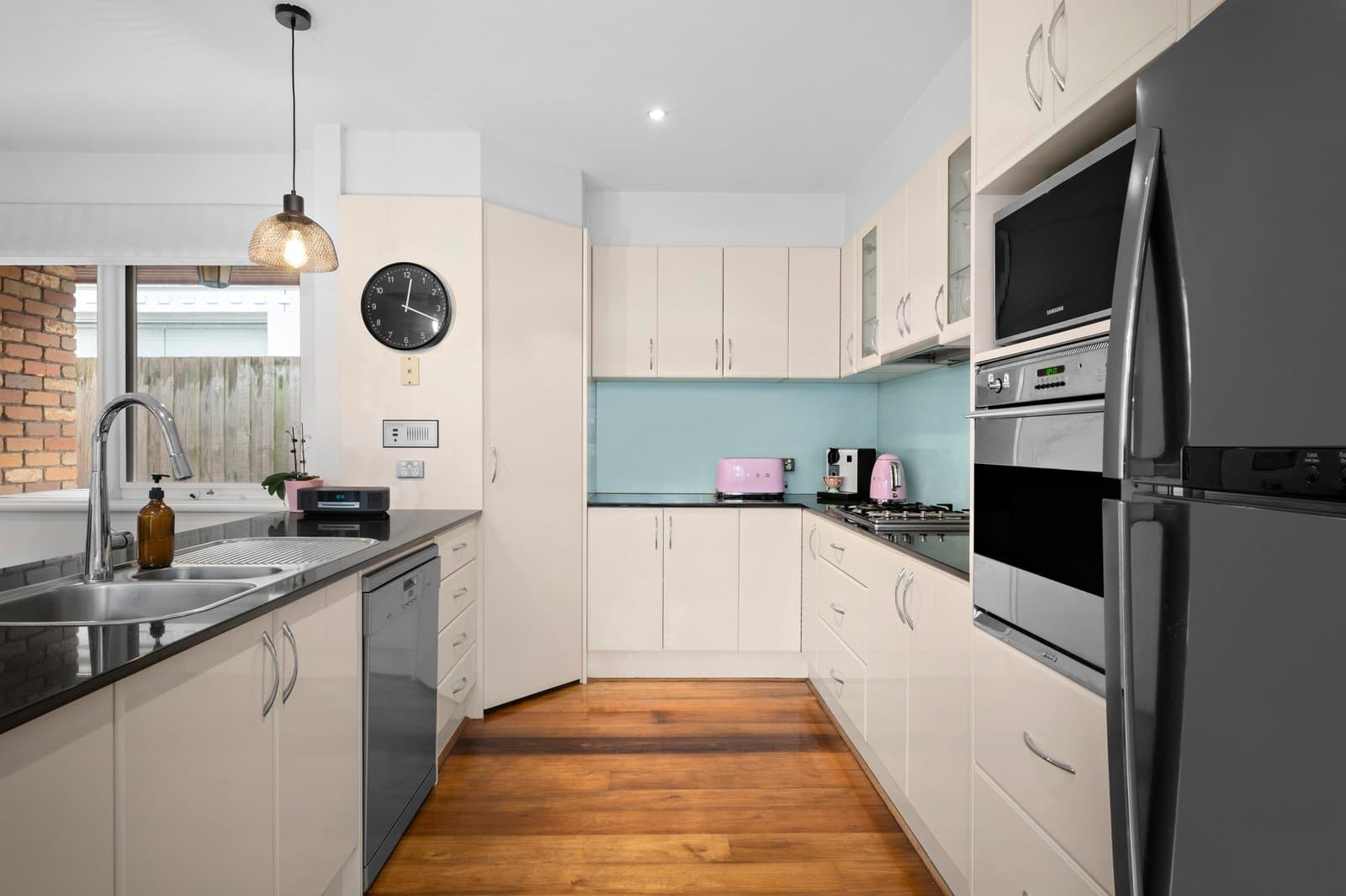 15 Rockingham Close, Kew - Thumbnail 8