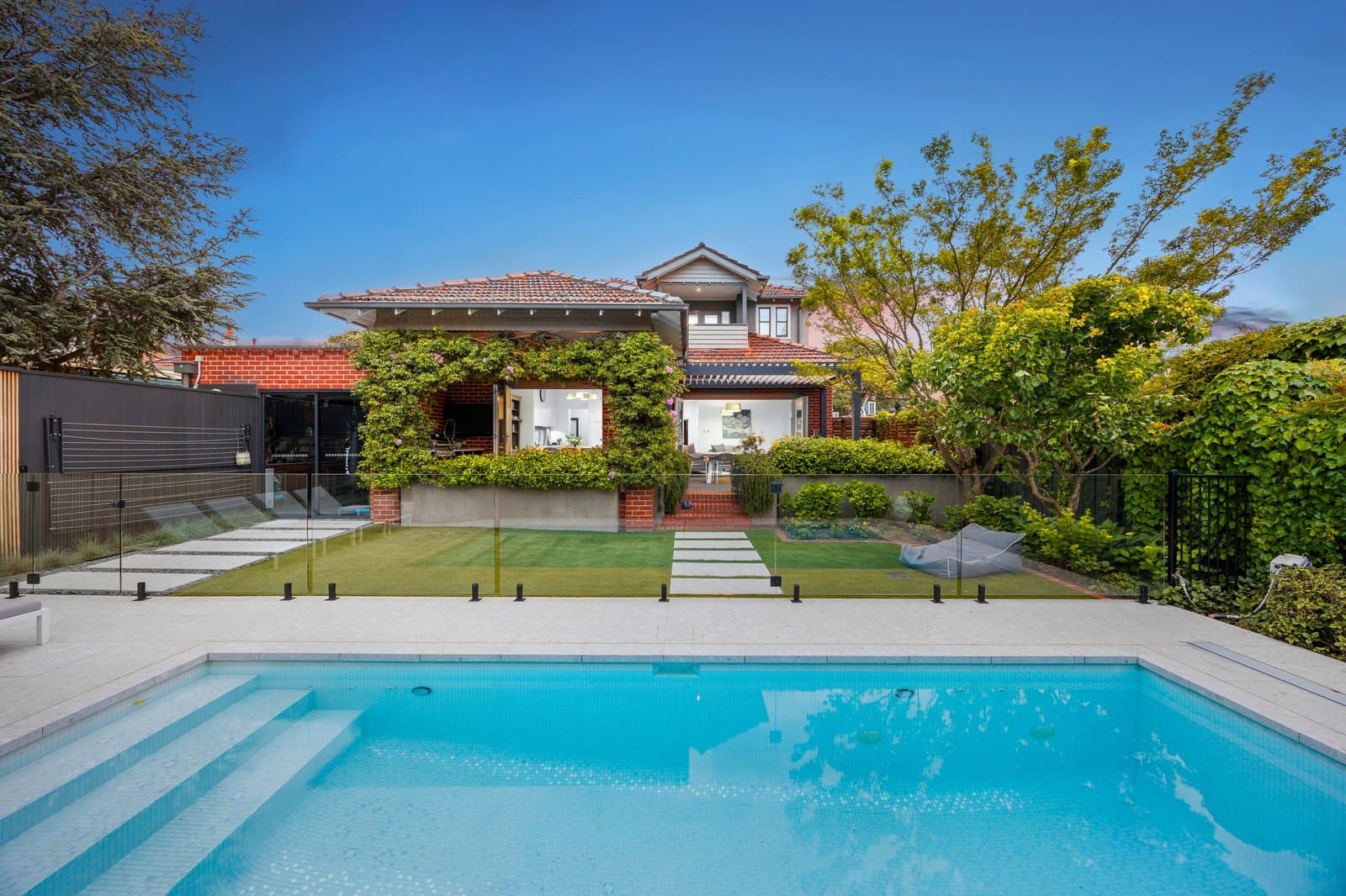 126 Normanby Road, Kew East - Thumbnail 2