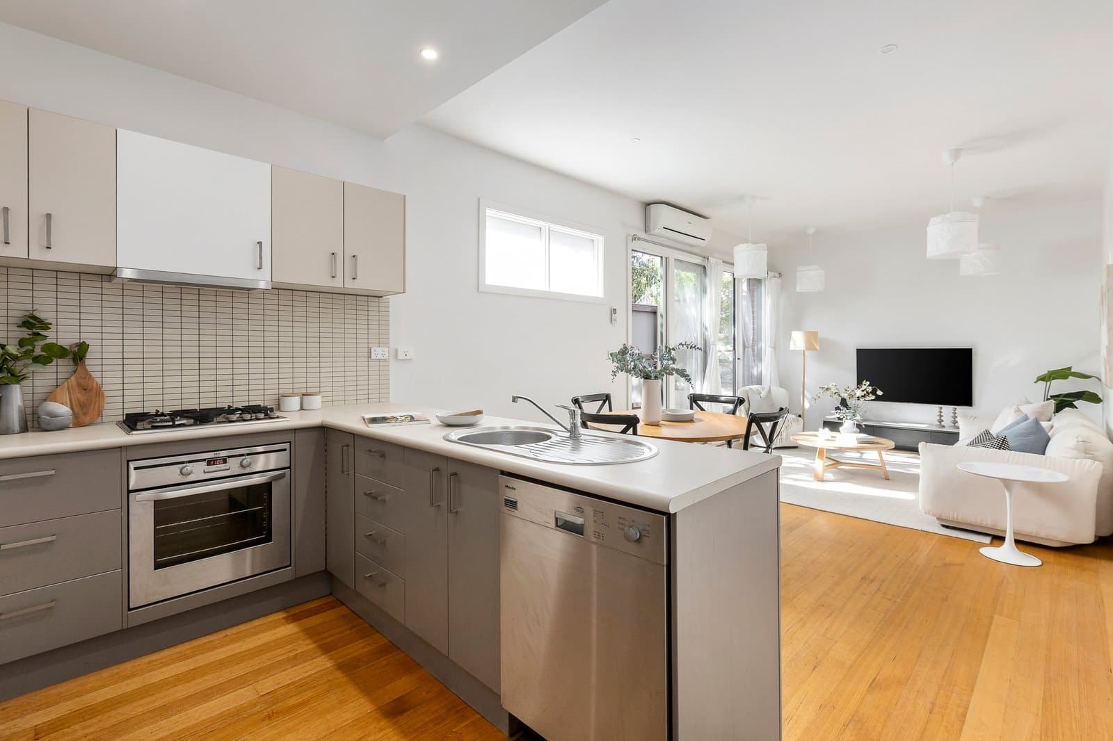 3/112 Maling Road, Canterbury - Thumbnail 3