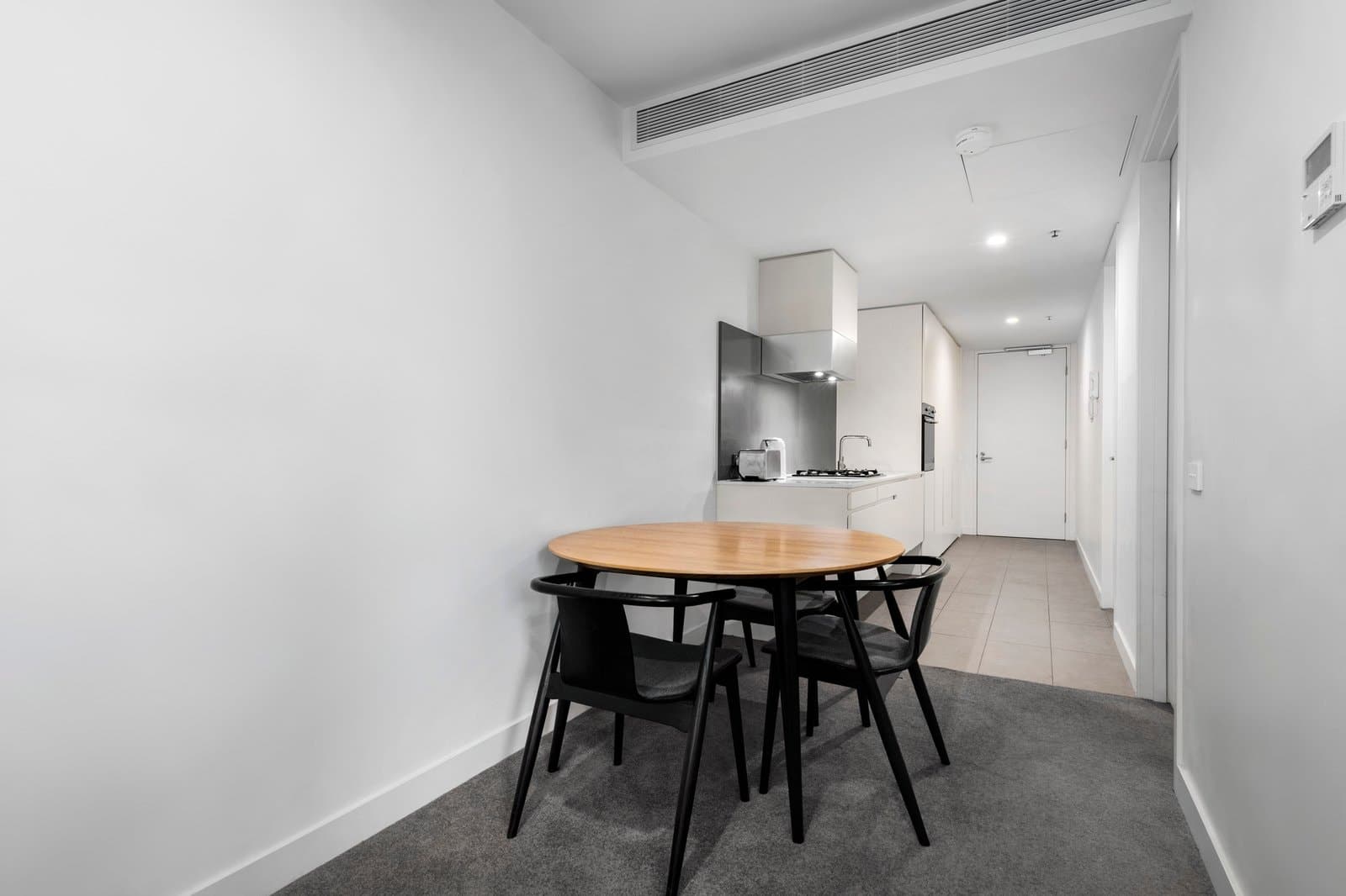 2310/105 Clarendon Street, Southbank - Thumbnail 3