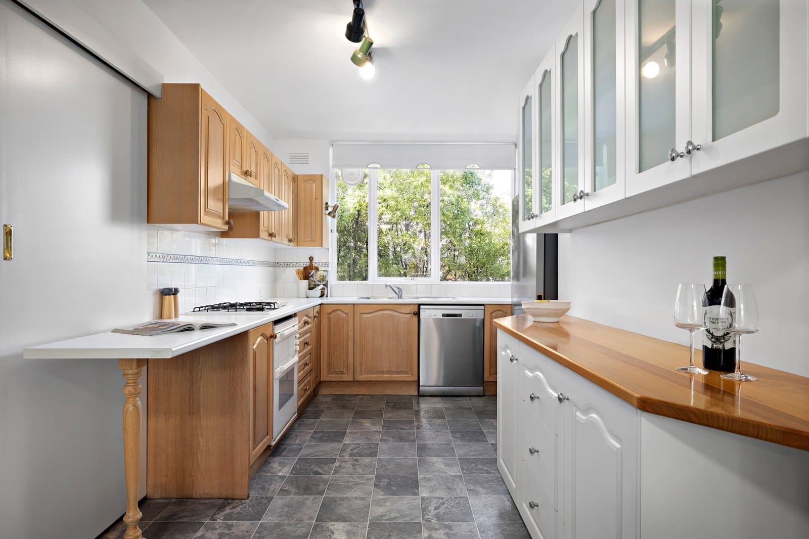 2/5 Anderson Street, Caulfield - Thumbnail 3