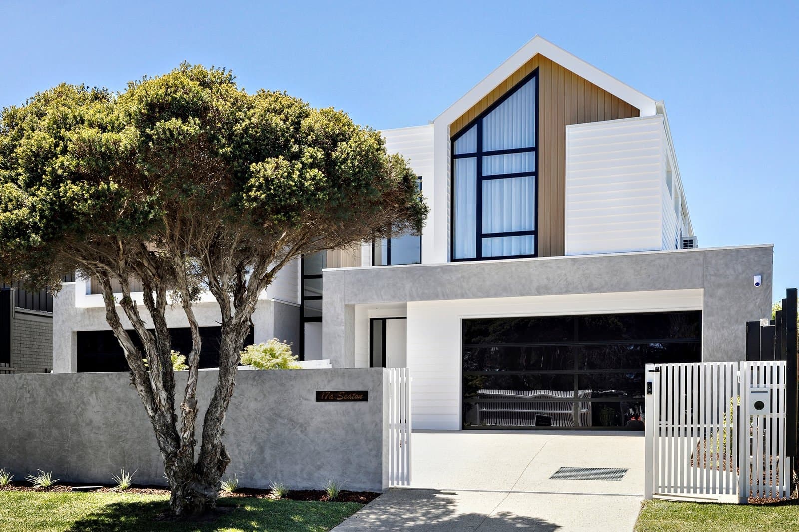 17A Seaton Road, Mornington - Image 1