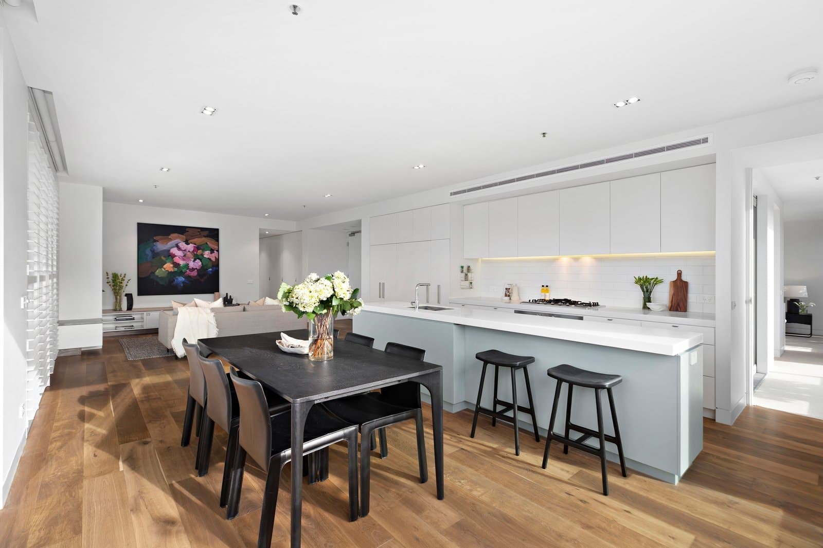 301/2 Cromwell Road, South Yarra - Thumbnail 5
