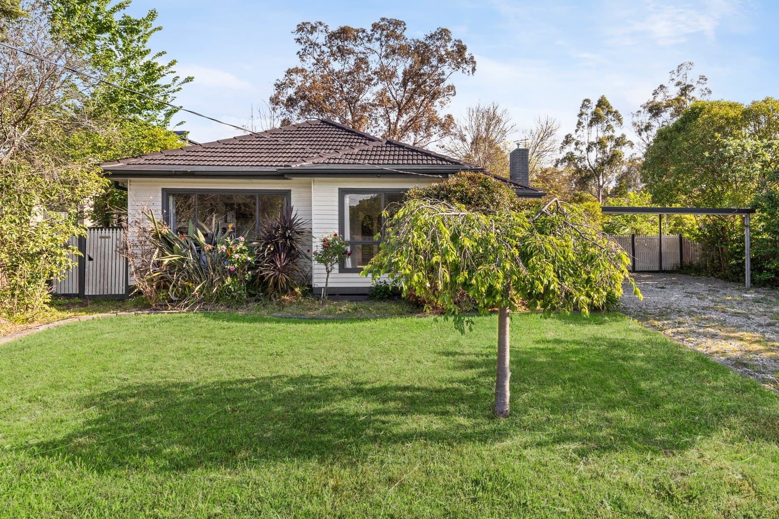 39 Diane Crescent, Mooroolbark - Thumbnail 2