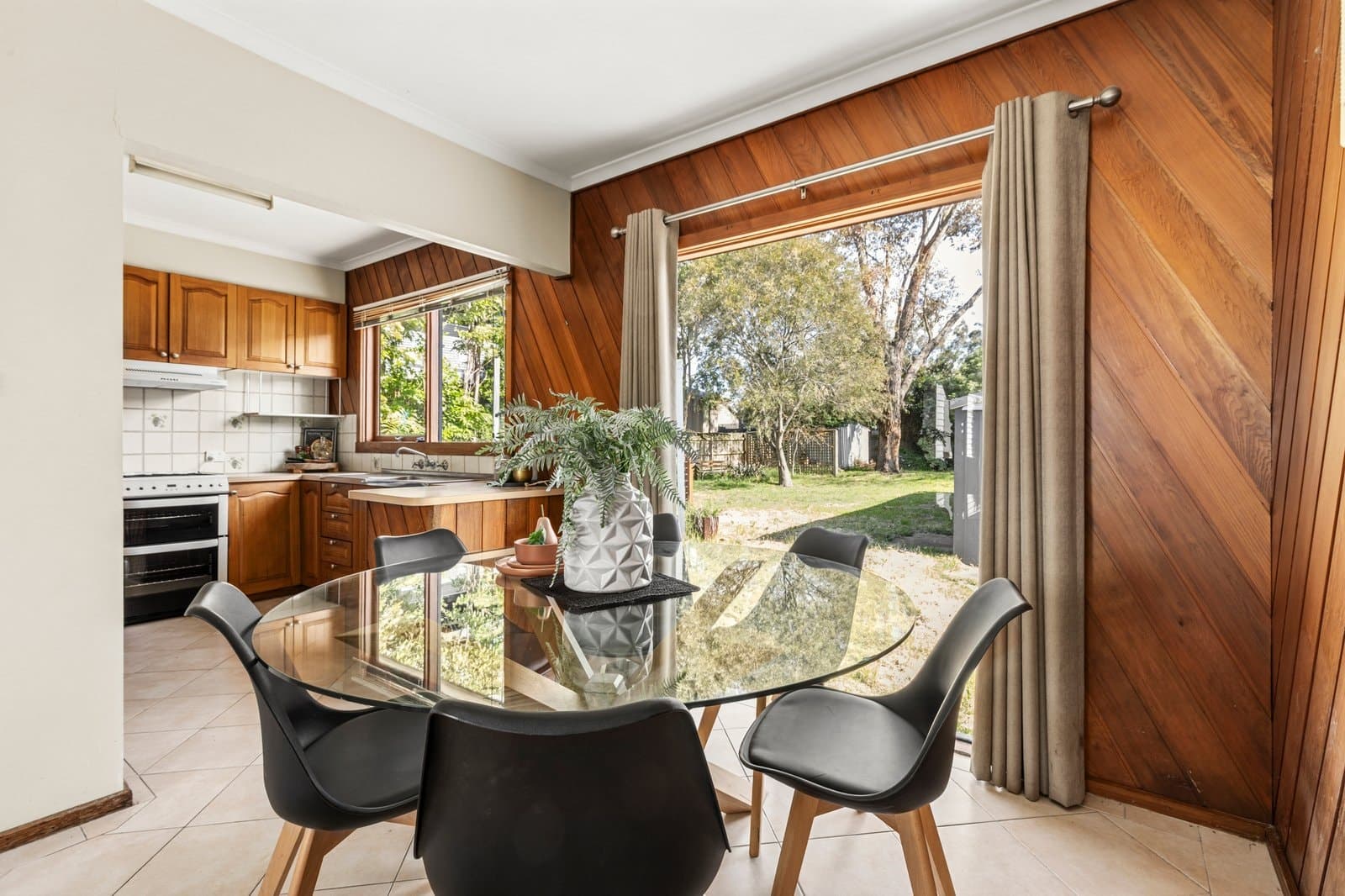 39 Diane Crescent, Mooroolbark - Thumbnail 4