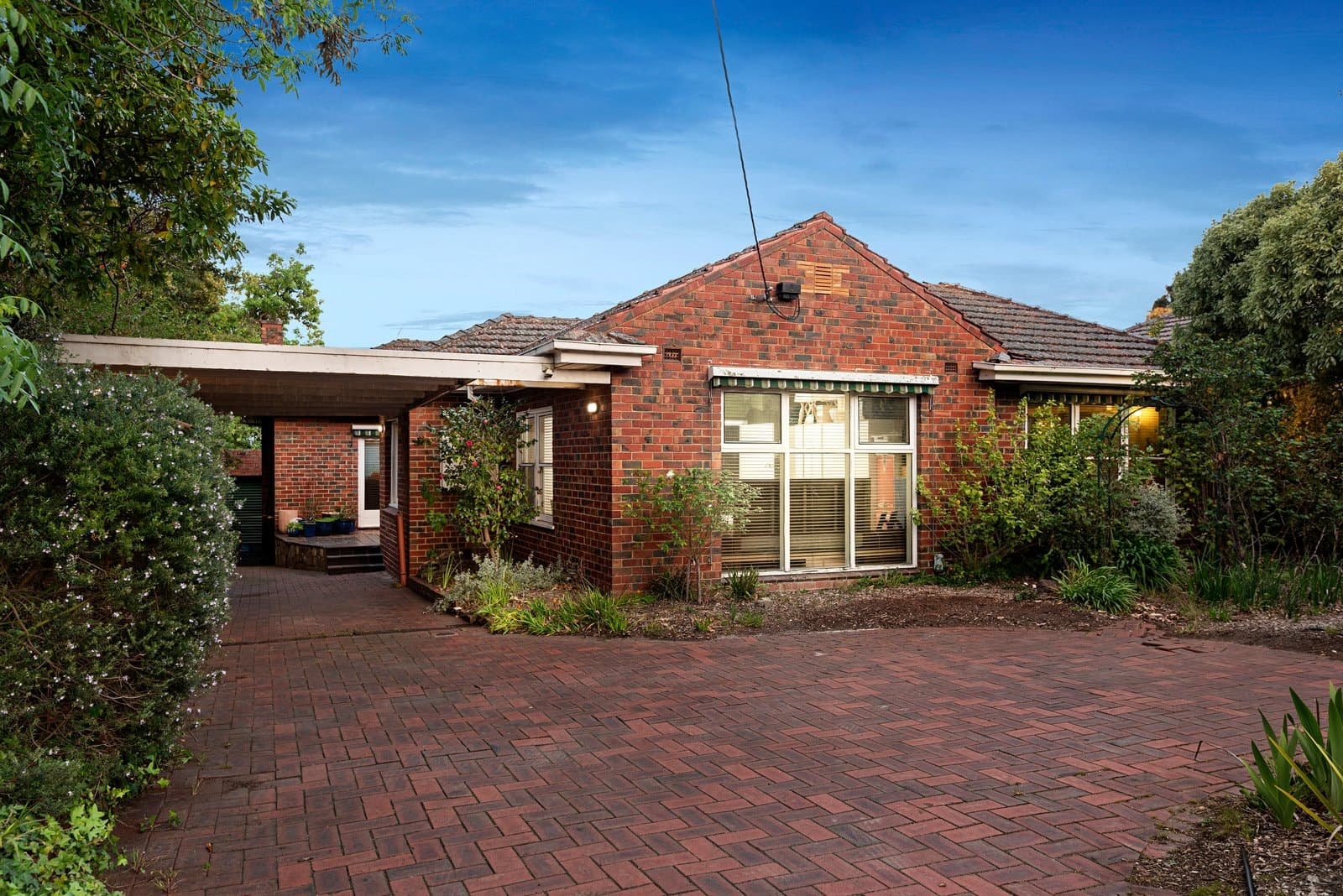 49 Greythorn Road, Balwyn North - Thumbnail 2