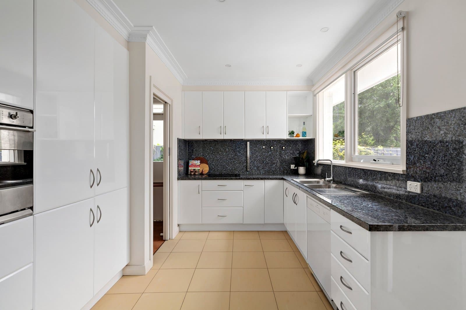 4/910 Glenferrie Road, Kew - Thumbnail 3