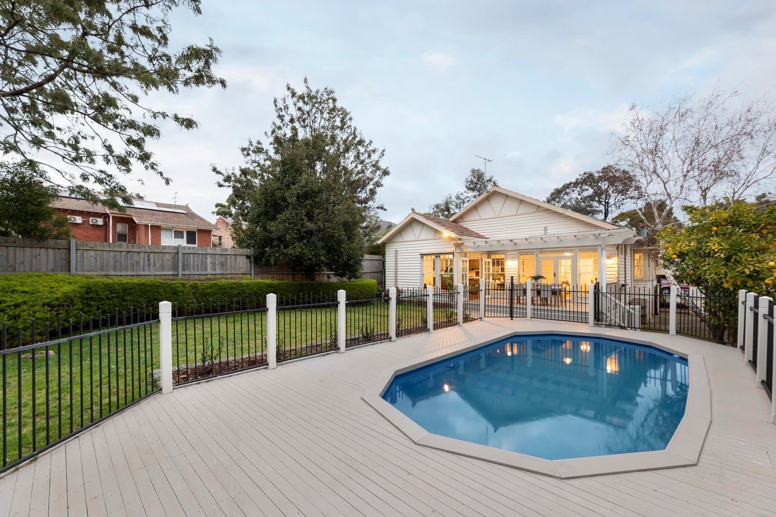 7 Woodburn Road, Hawthorn - Thumbnail 2