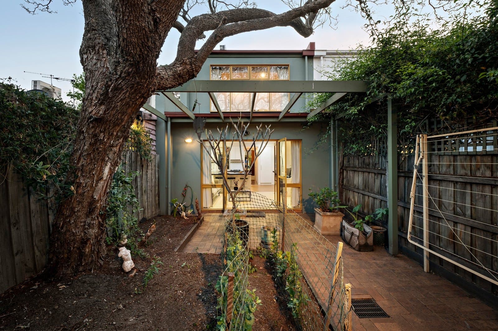 31B Barrett Street, Albert Park - Thumbnail 2