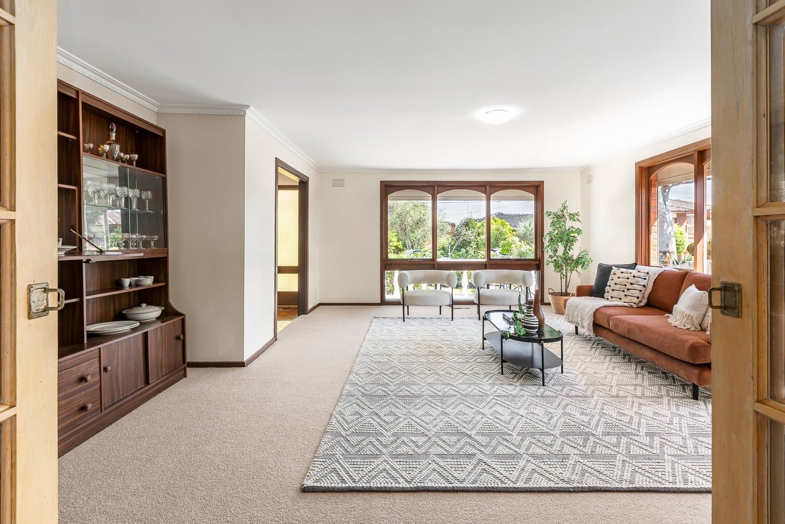 15 Cloverdale Close, Burwood East - Thumbnail 3