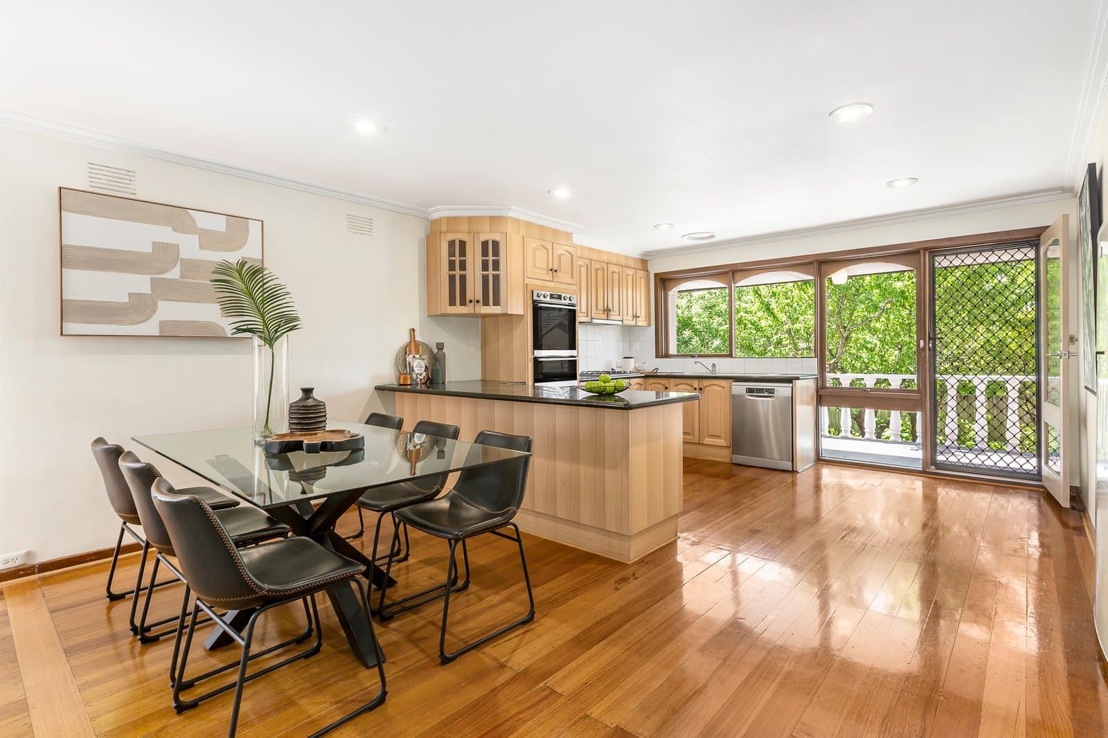 15 Cloverdale Close, Burwood East - Thumbnail 6