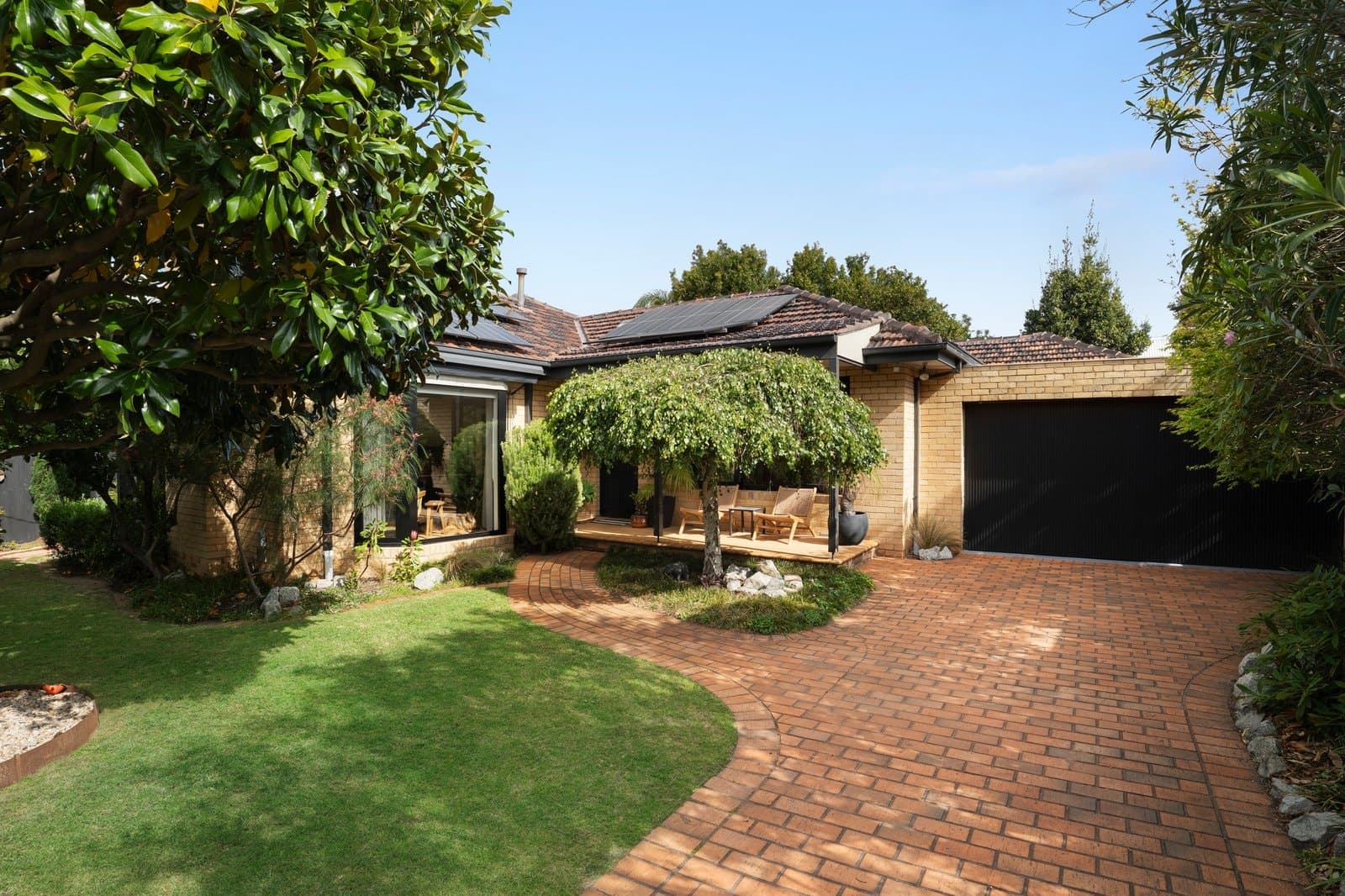 38 Service Street, Hampton - Thumbnail 2