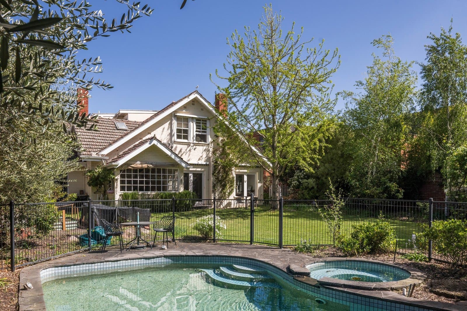 29 Stonnington Place, Toorak - Thumbnail 2