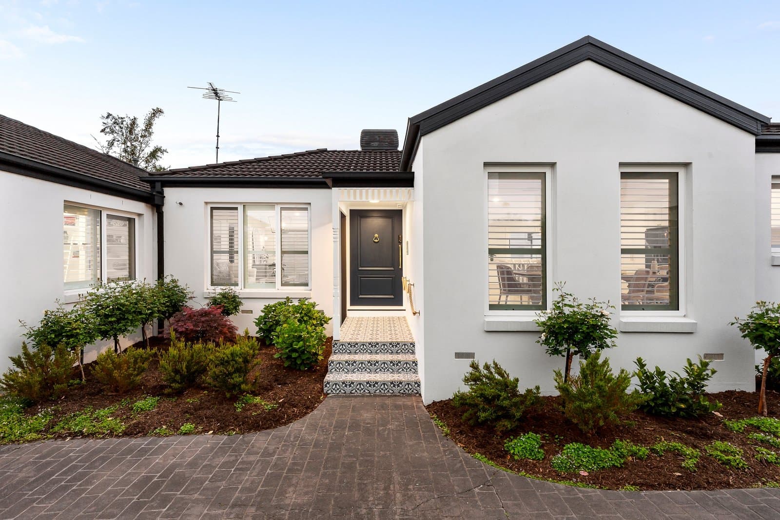 2/38 Grenville Street, Hampton - Thumbnail 2