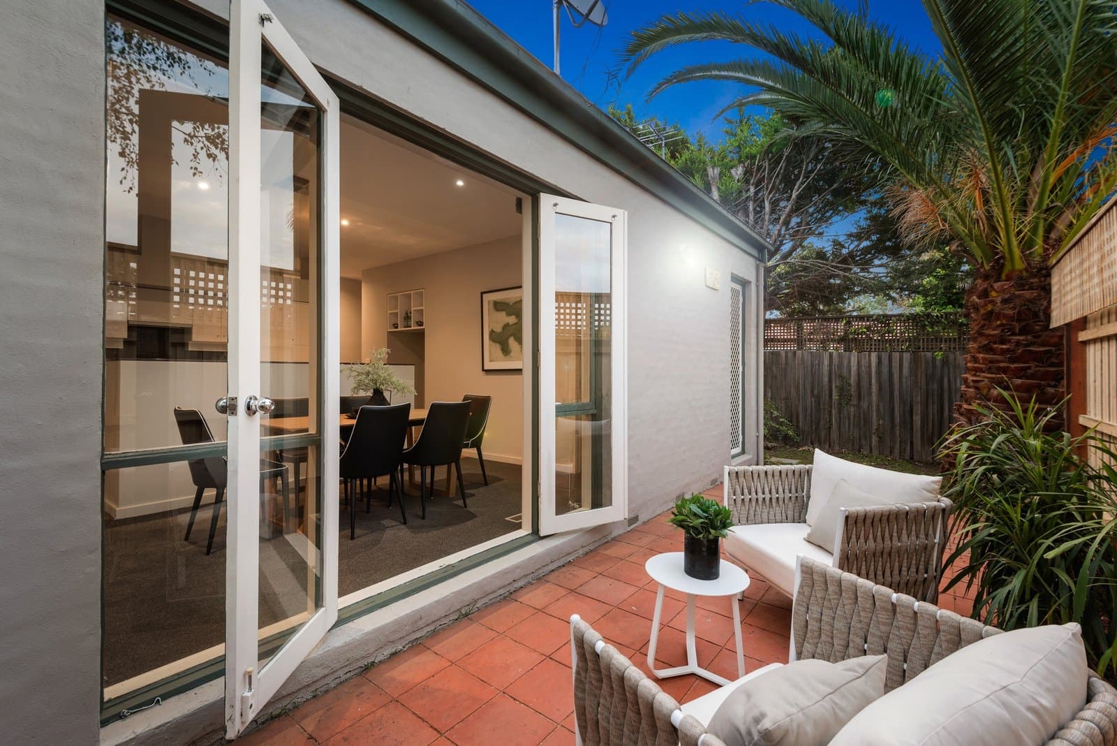 2/173 Finch Street, Glen Iris - Thumbnail 2