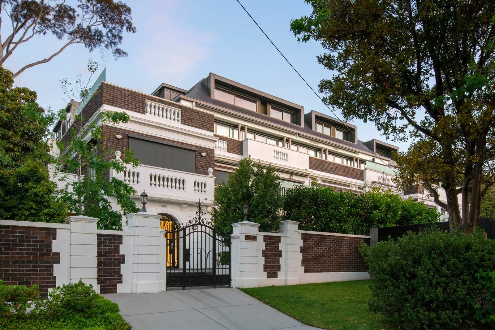 Penthouse, 14 Lascelles Avenue, Toorak - Thumbnail 2
