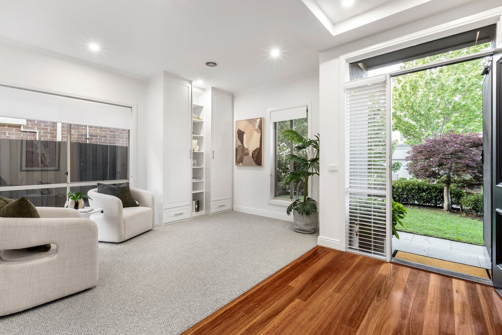 8 Emmy Court, Burwood - Thumbnail 2