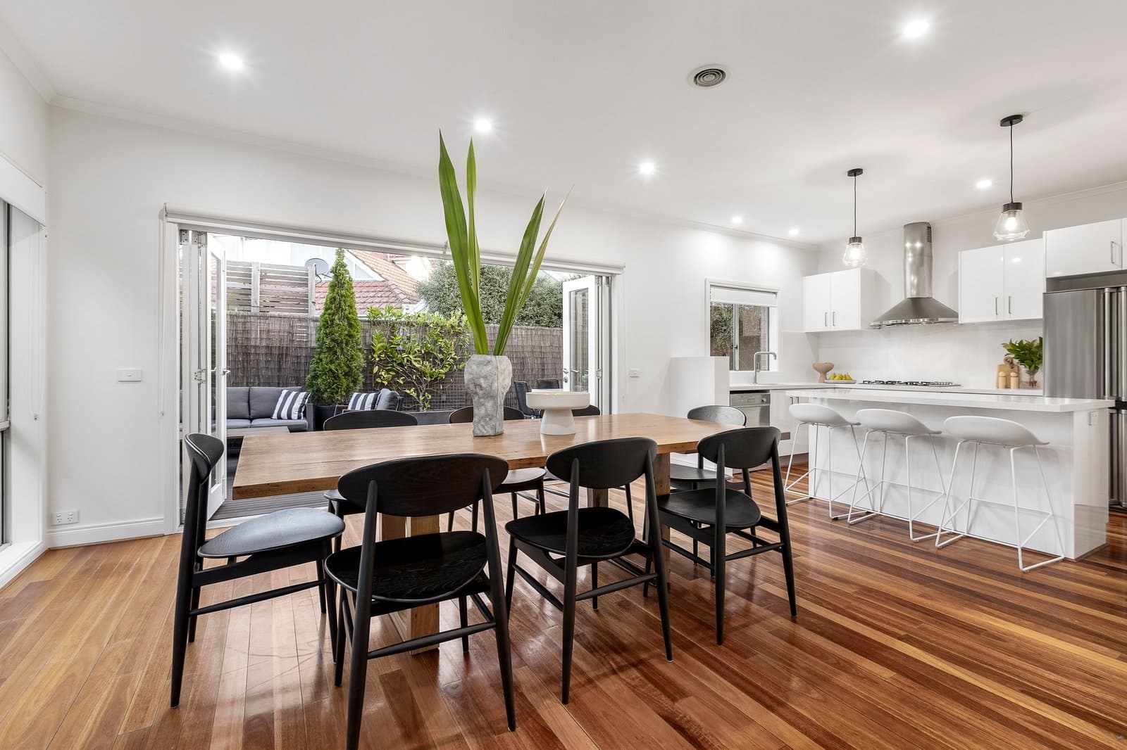 8 Emmy Court, Burwood - Thumbnail 4
