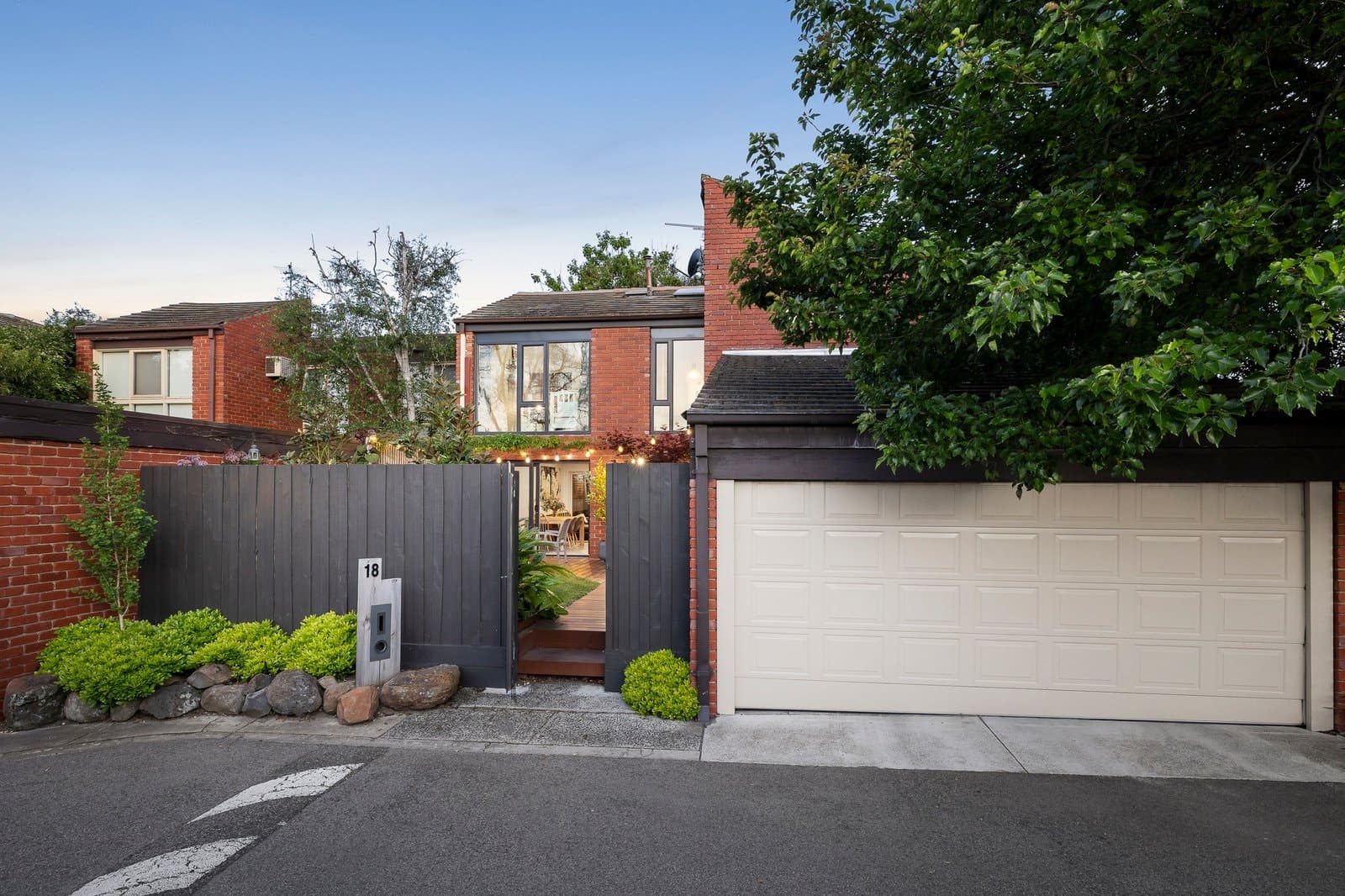 18/3 Landcox Street, Brighton East - Thumbnail 2