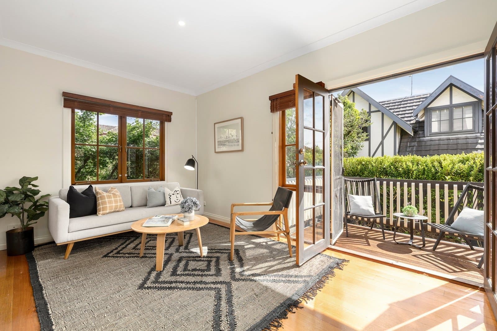 2/21 Somerset Road, Glen Iris - Image 1