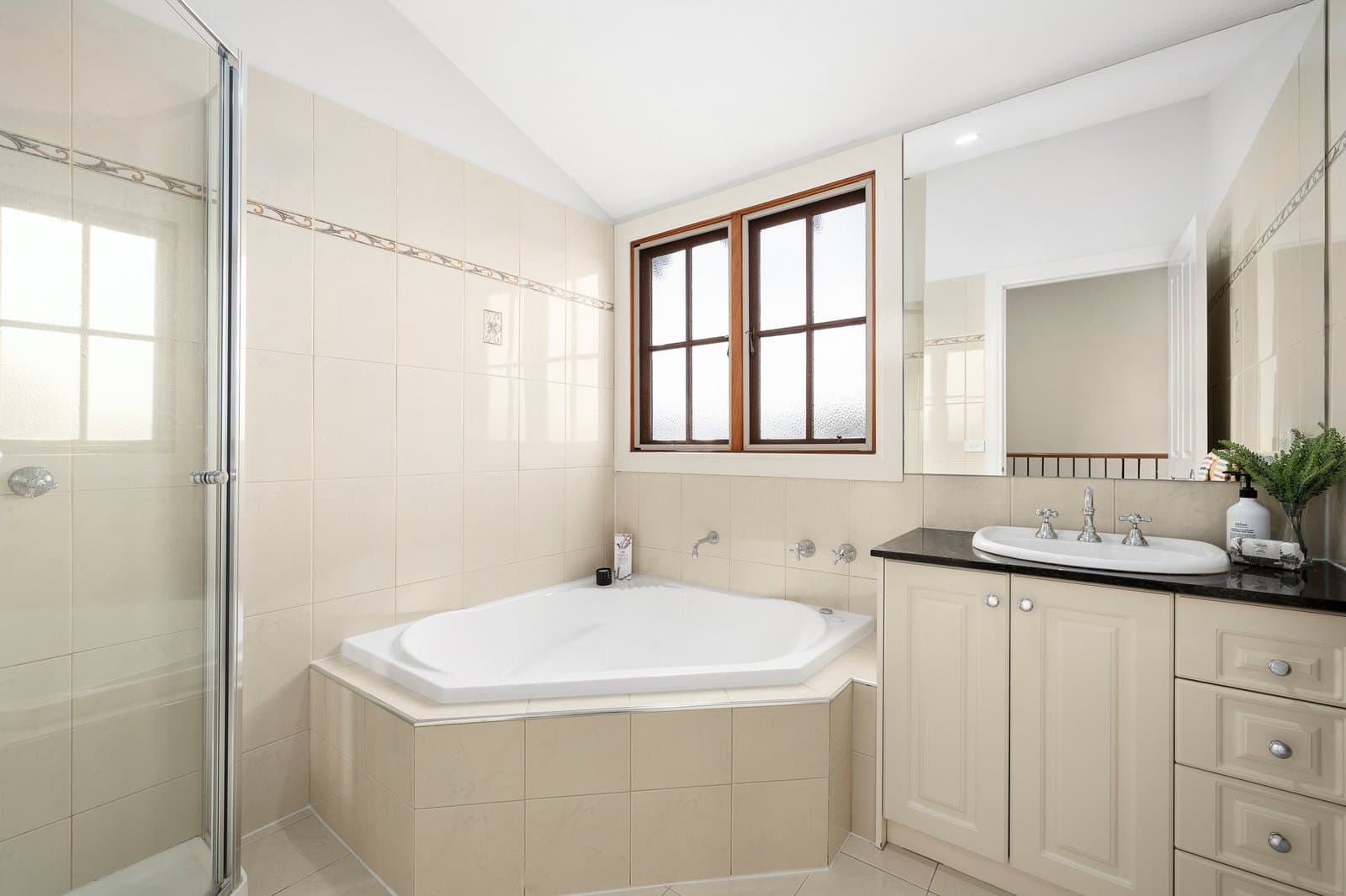 2/21 Somerset Road, Glen Iris - Thumbnail 6