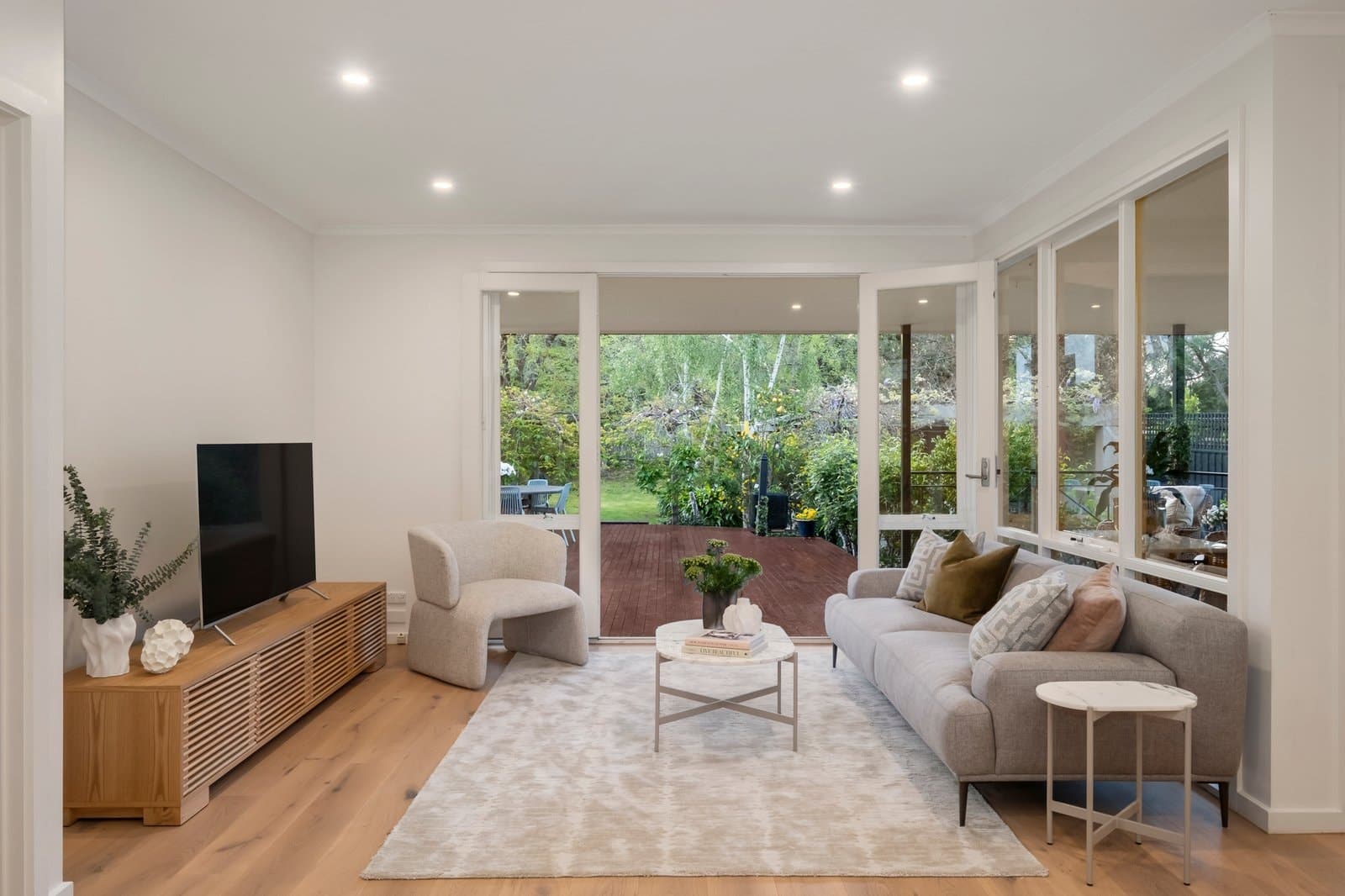 6 Gilbert Parade, Camberwell - Thumbnail 3