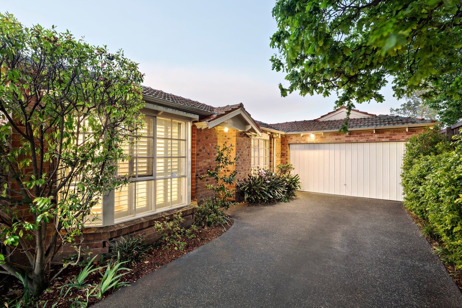 2/170 Finch Street, Glen Iris - Image 1