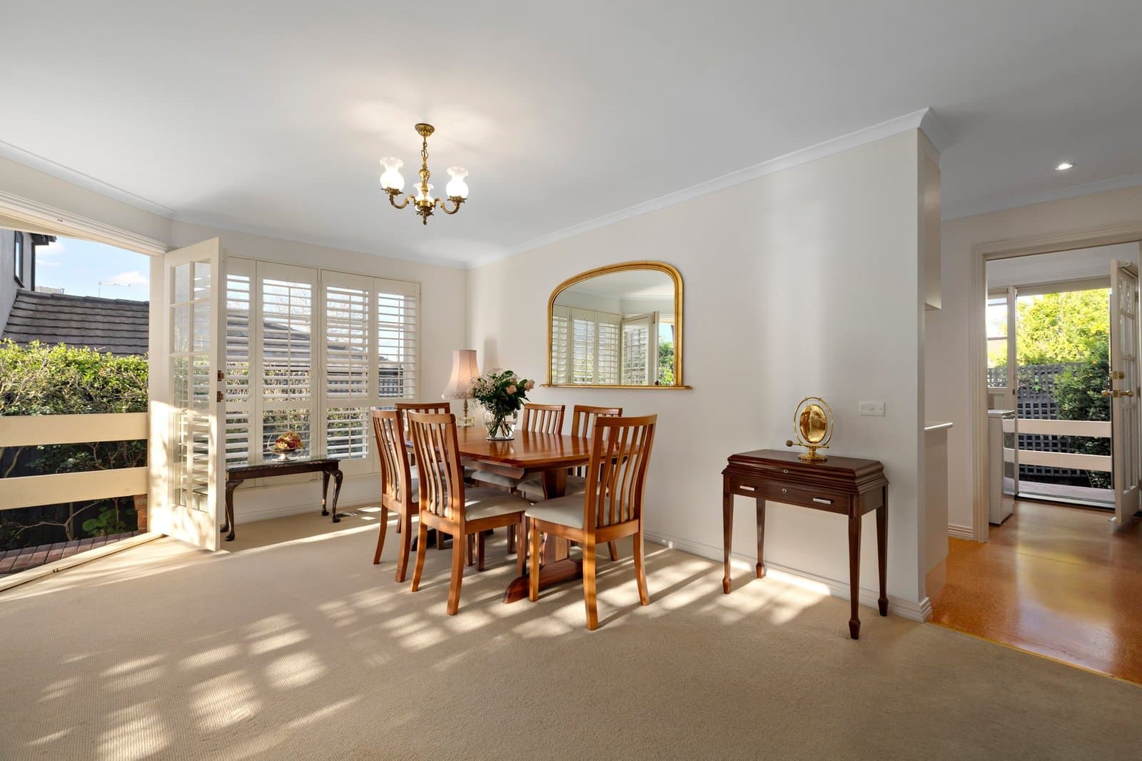 2/170 Finch Street, Glen Iris - Thumbnail 2