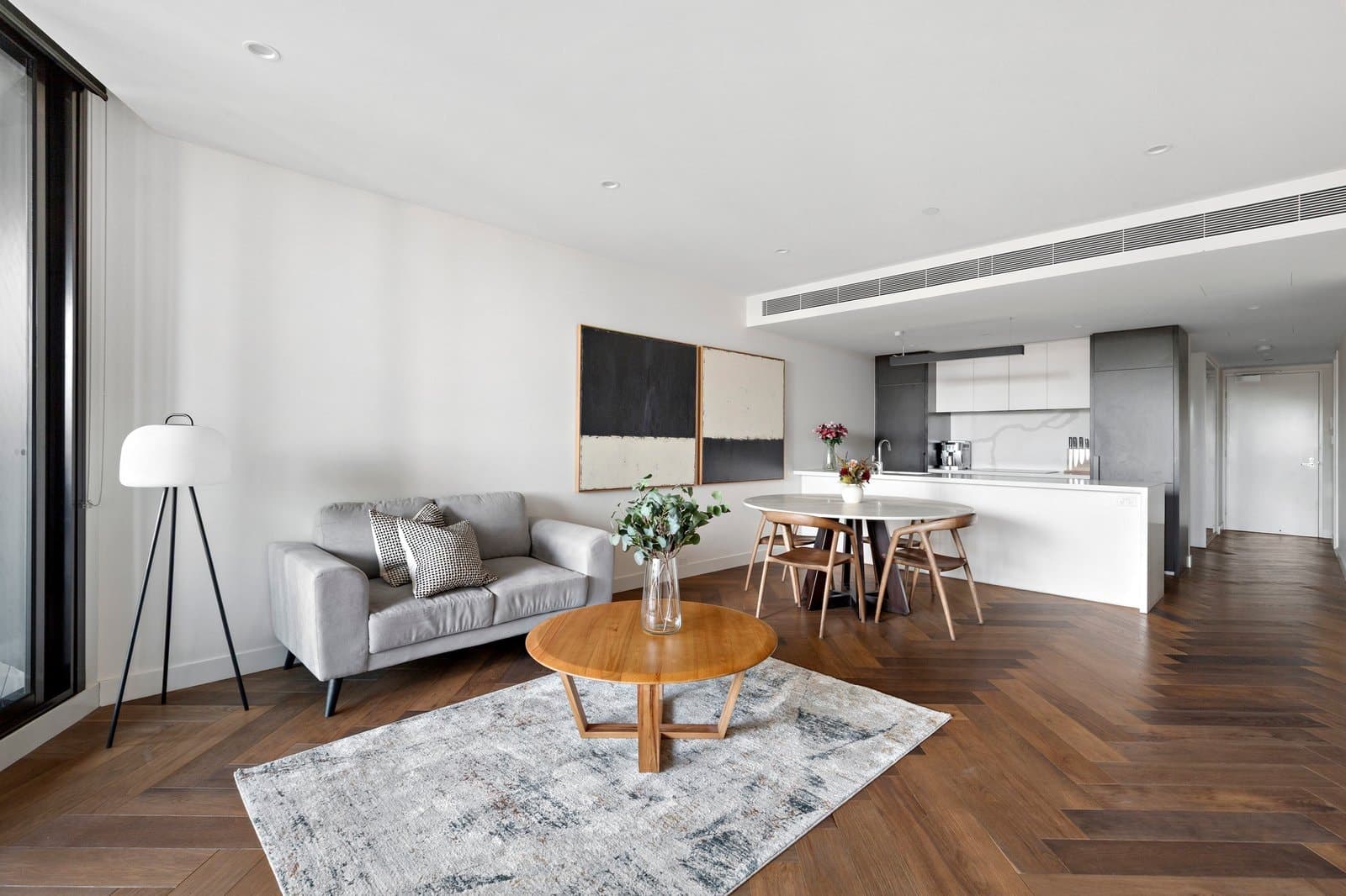 423/555 St Kilda Road, Melbourne - Thumbnail 2