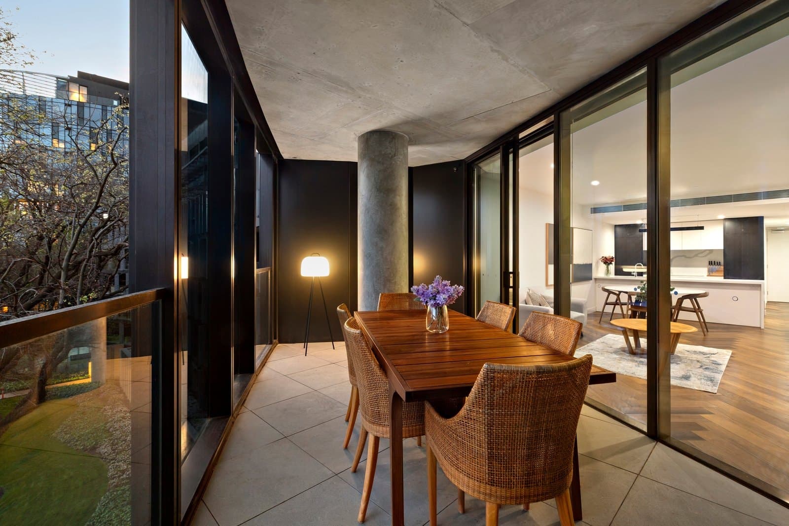423/555 St Kilda Road, Melbourne - Thumbnail 3