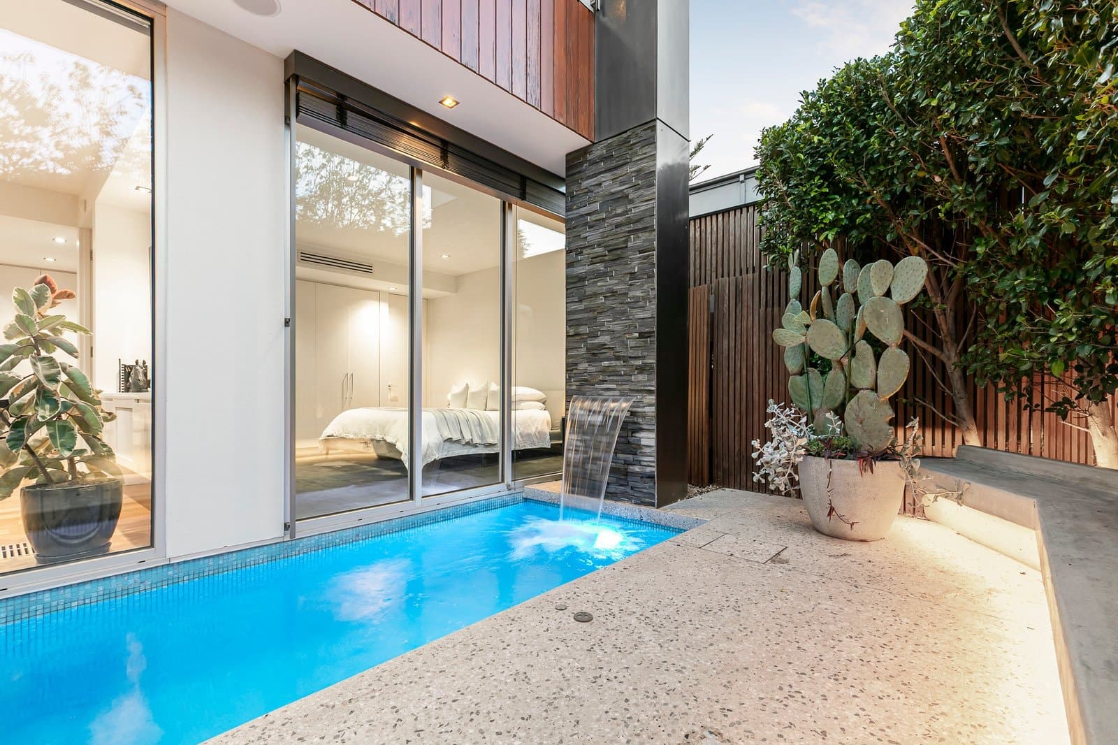 2/2 Hastings Road, Hawthorn East - Thumbnail 3