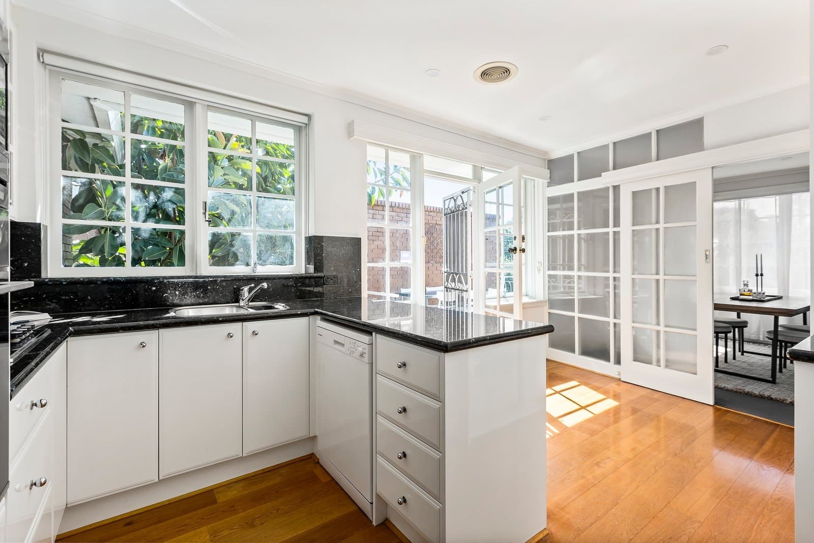 2/194 Cotham Road, Kew - Thumbnail 4