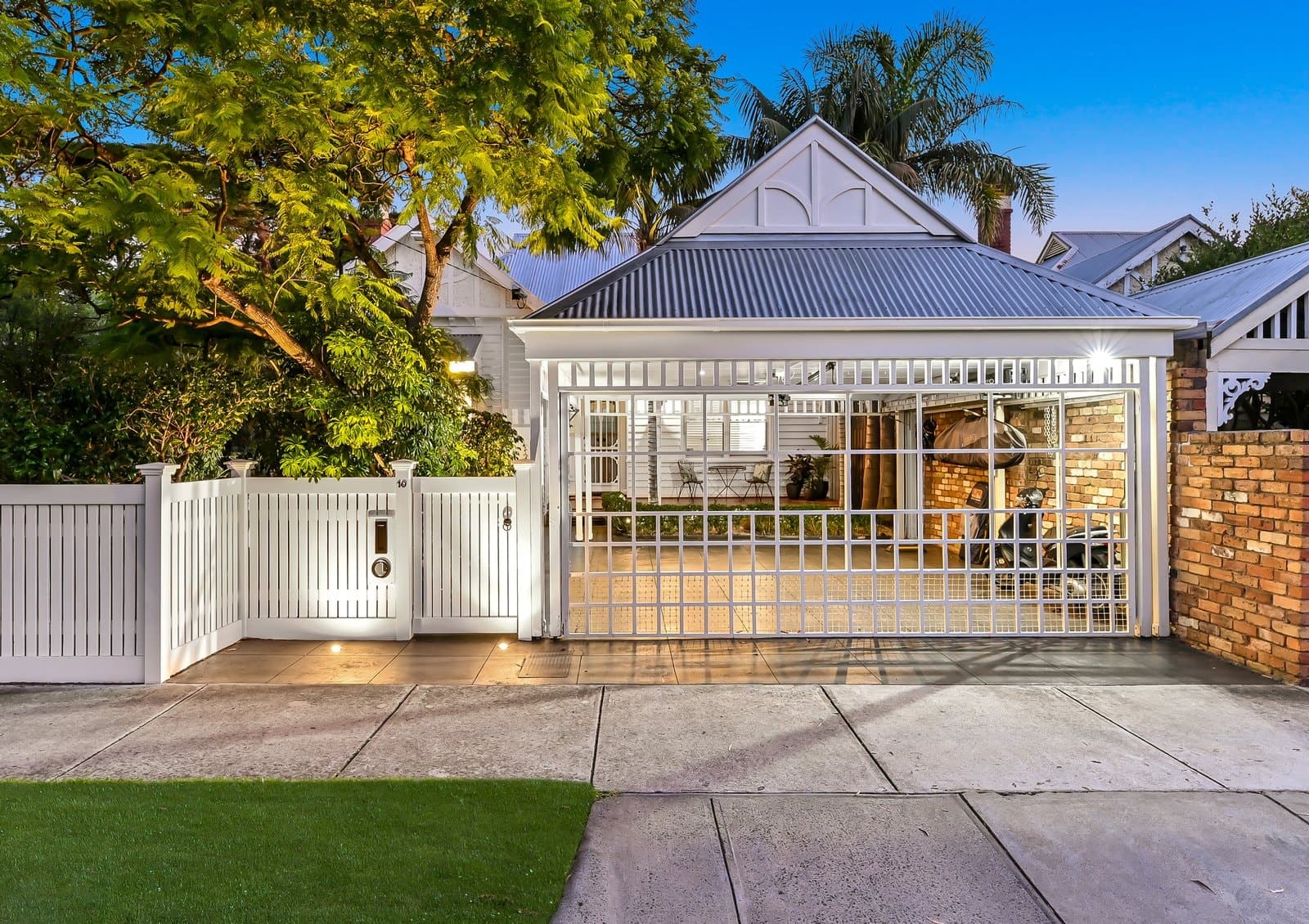 10 Crisp Street, Hampton - Image 1