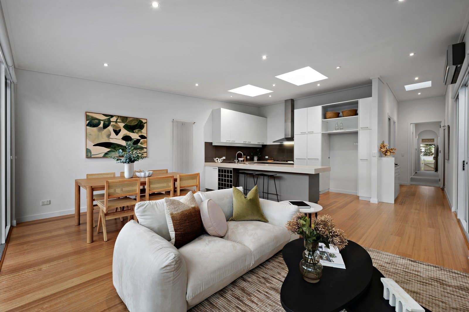 33 Lyell Street, South Melbourne - Thumbnail 2