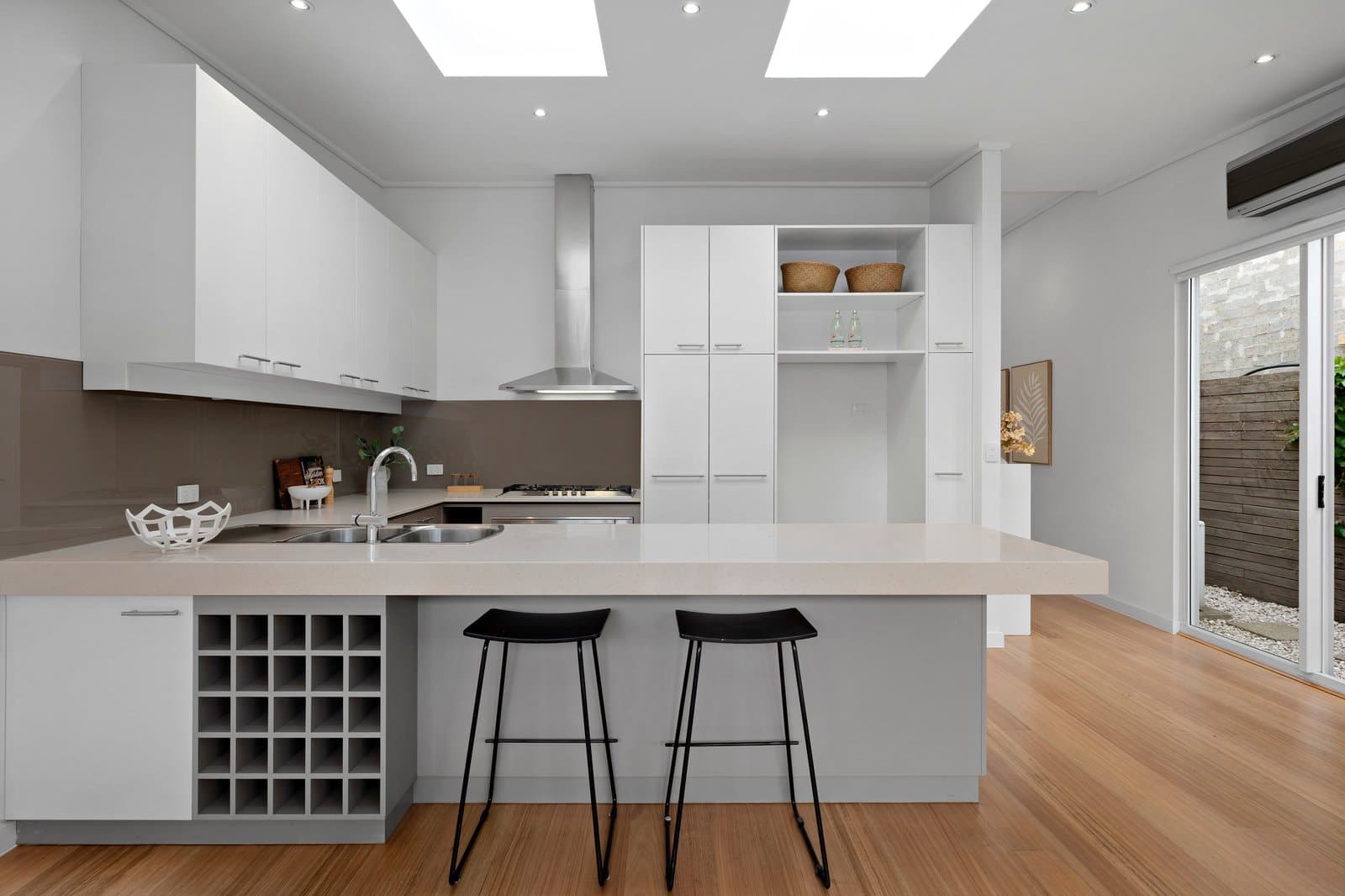 33 Lyell Street, South Melbourne - Thumbnail 3