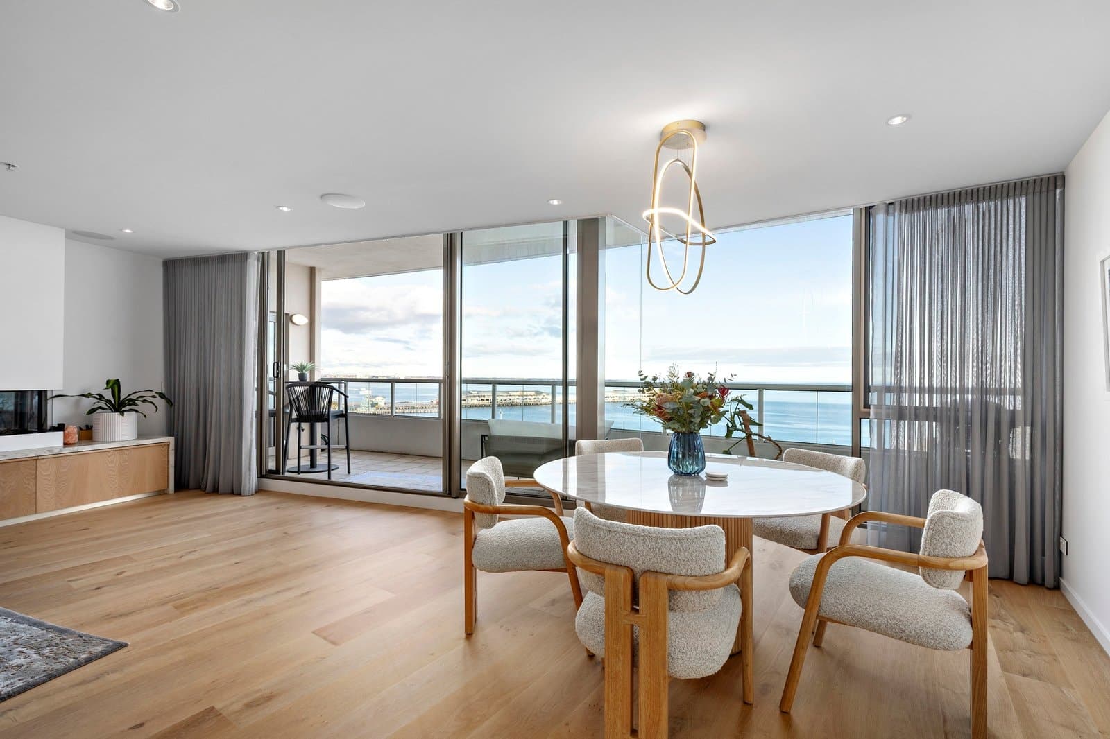 903/147 Beach Street, Port Melbourne - Thumbnail 2