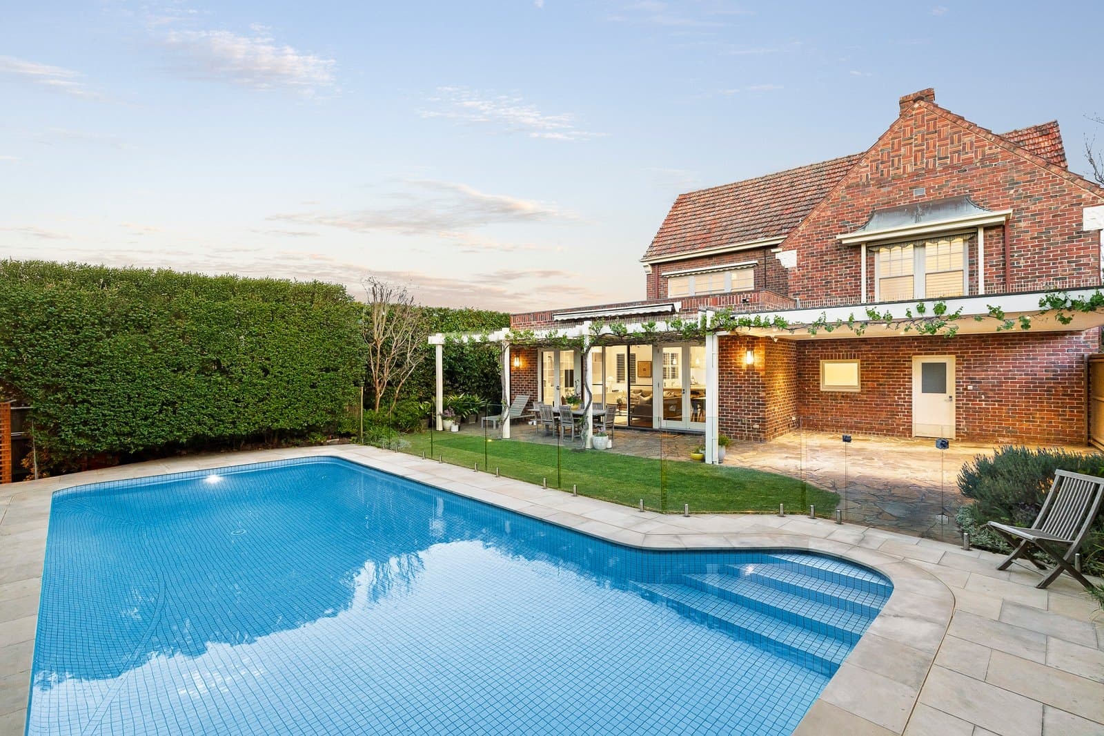 19 Inverness Way, Balwyn North - Thumbnail 2