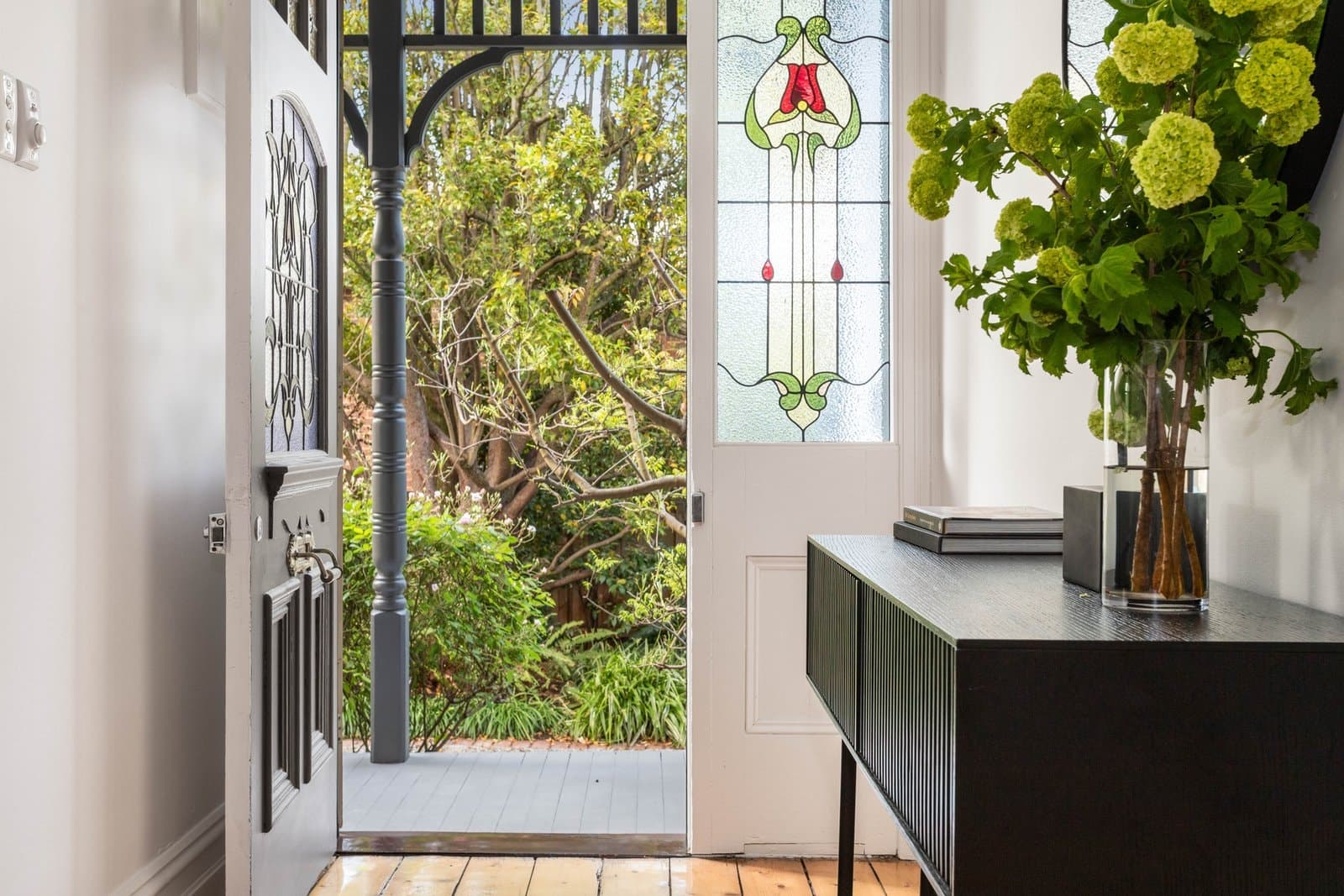17 Essex Road, Surrey Hills - Thumbnail 3