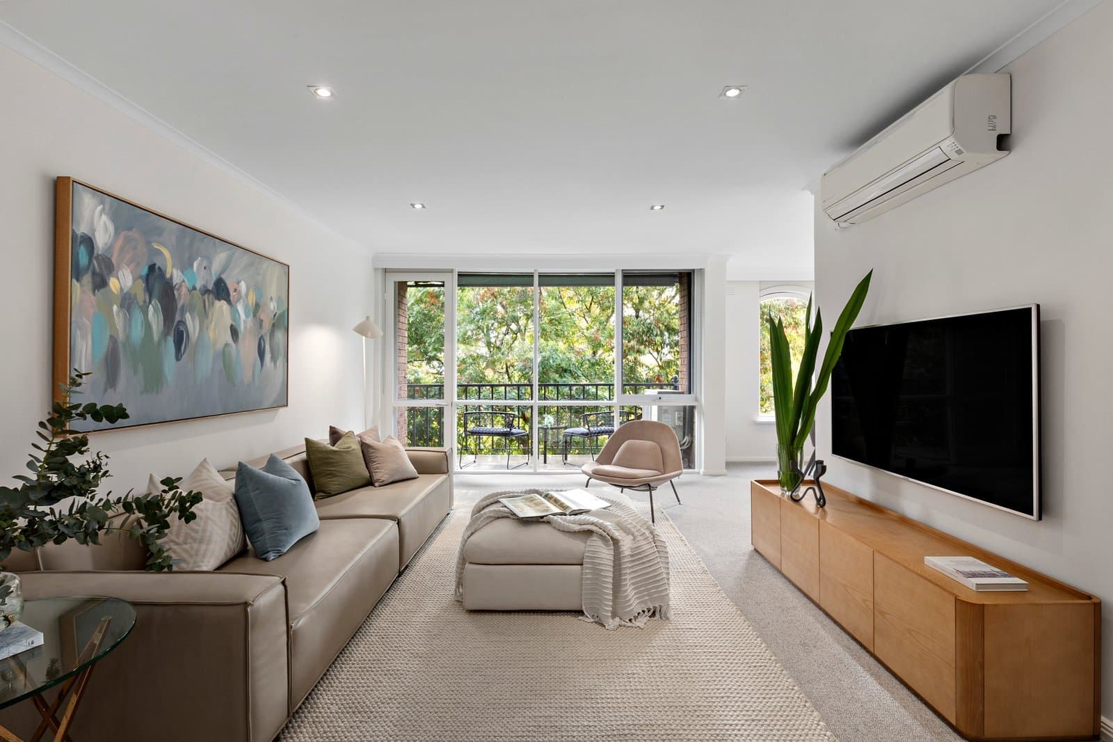 6/24 Tintern Avenue, Toorak - Image 1