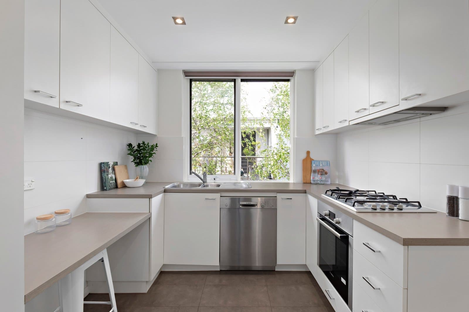 6/24 Tintern Avenue, Toorak - Thumbnail 4