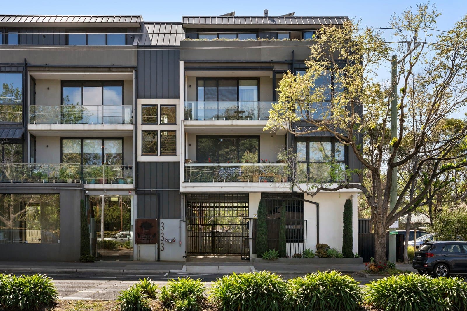 204/333 Ferrars Street, South Melbourne - Image 1