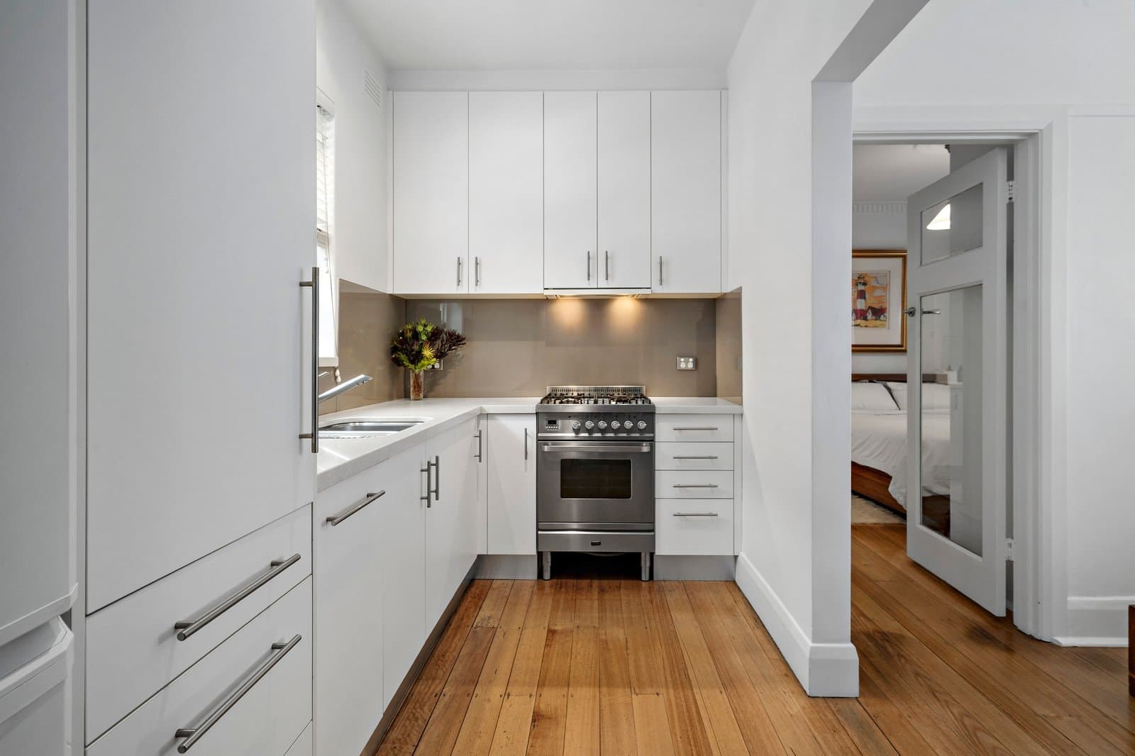 8/1 Park Street, St Kilda West - Thumbnail 4
