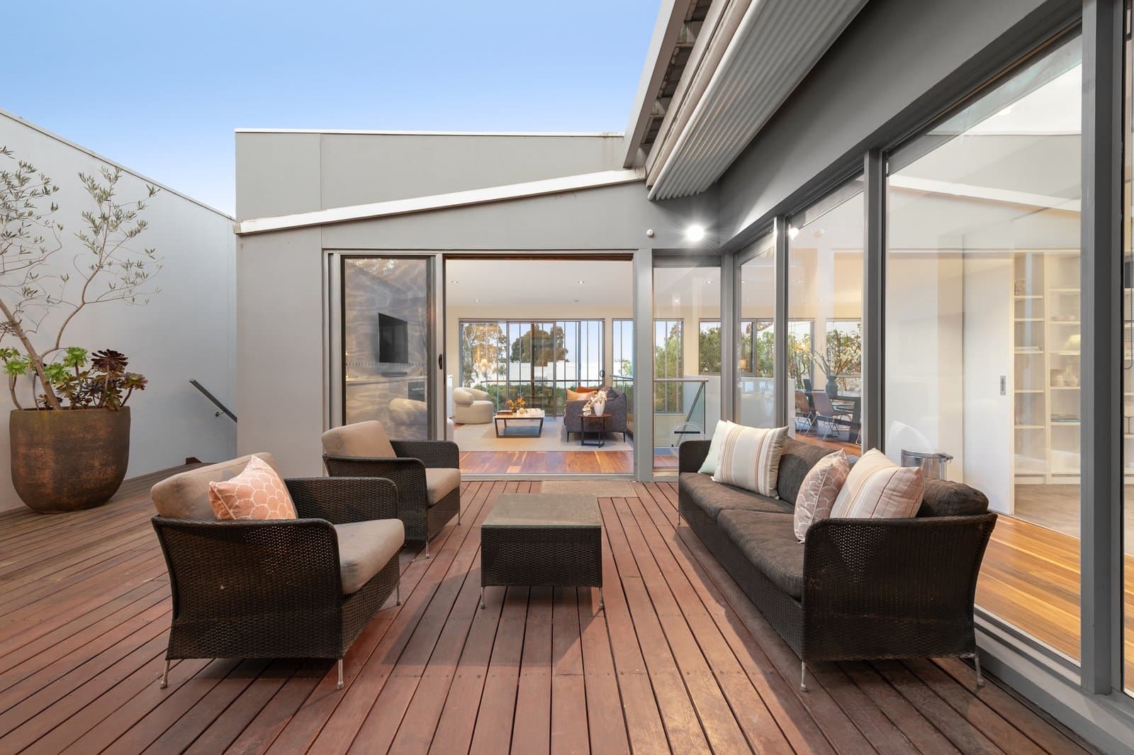 28 Lower Drive, Kew - Thumbnail 7