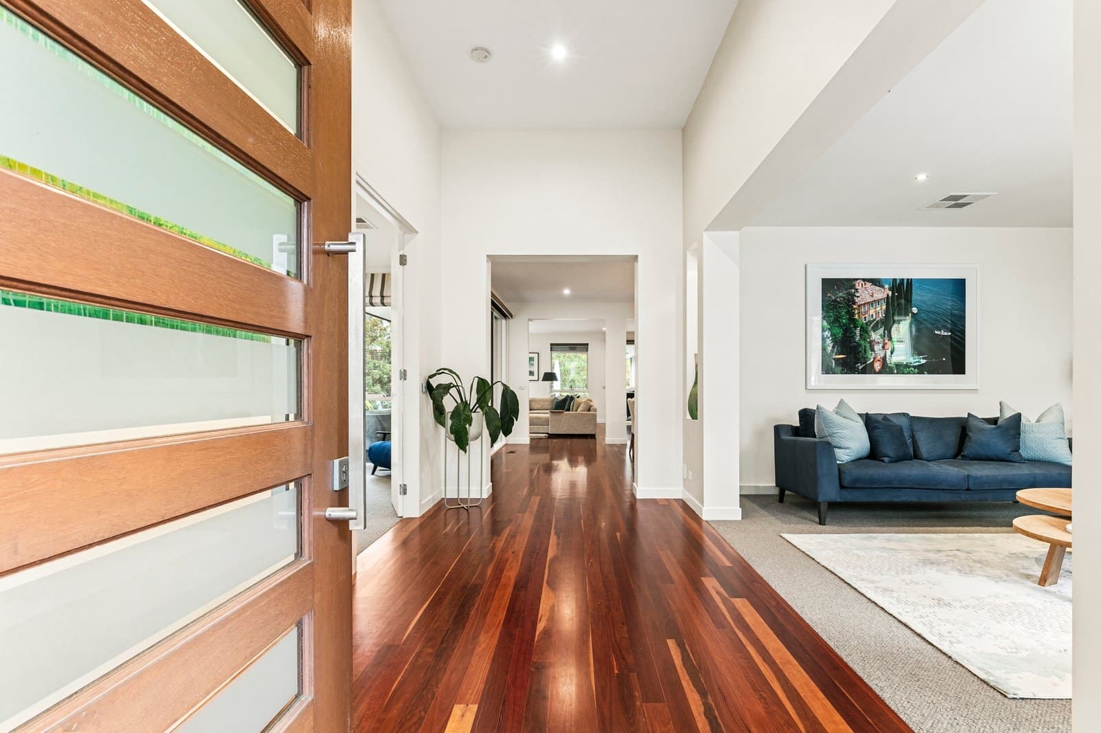 1 Wisteria Way, Warranwood - Thumbnail 3